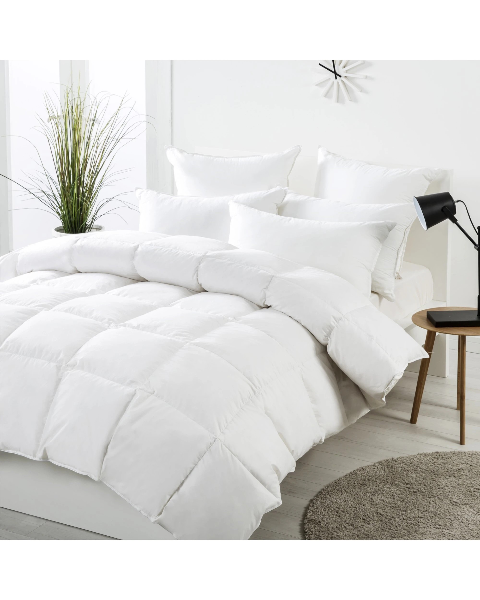 1 Dreamaker Lightweight 50/50 Down and Feather Quilt - Single Bed - White, 1 of 4