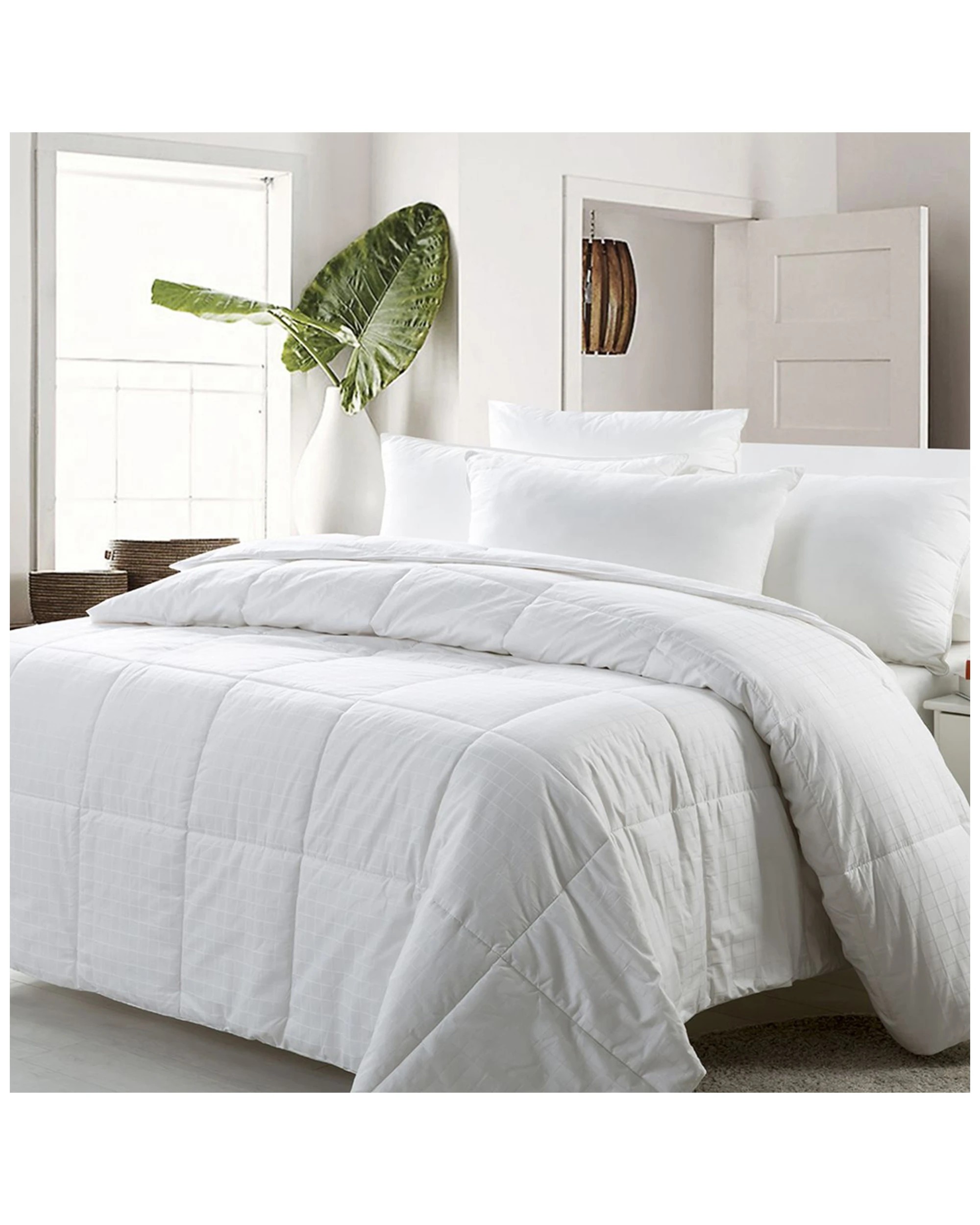 1 Onkaparinga Double Bed Wool Quilt Washable Winter Weight Cotton Cover 180x210cm
 - Double Bed
 - White, 1 of 3