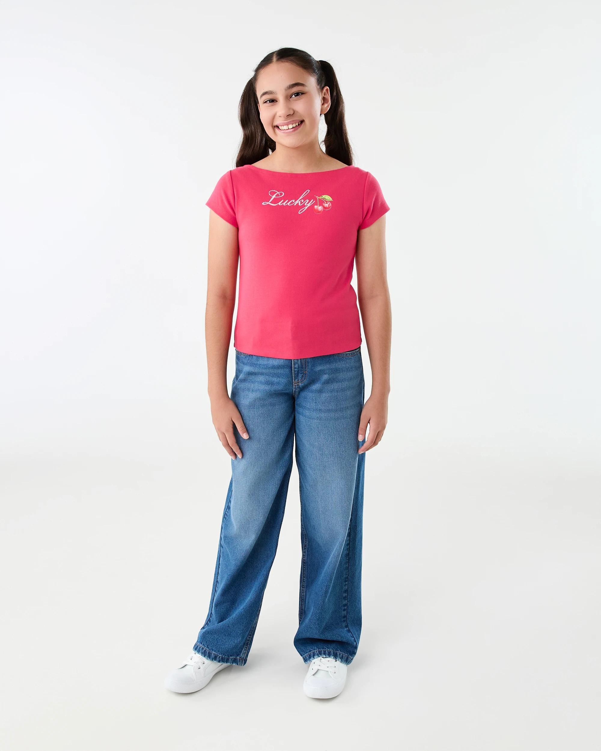 6 Short Sleeve Boat Neck T-shirt Red Text, 6 of 7