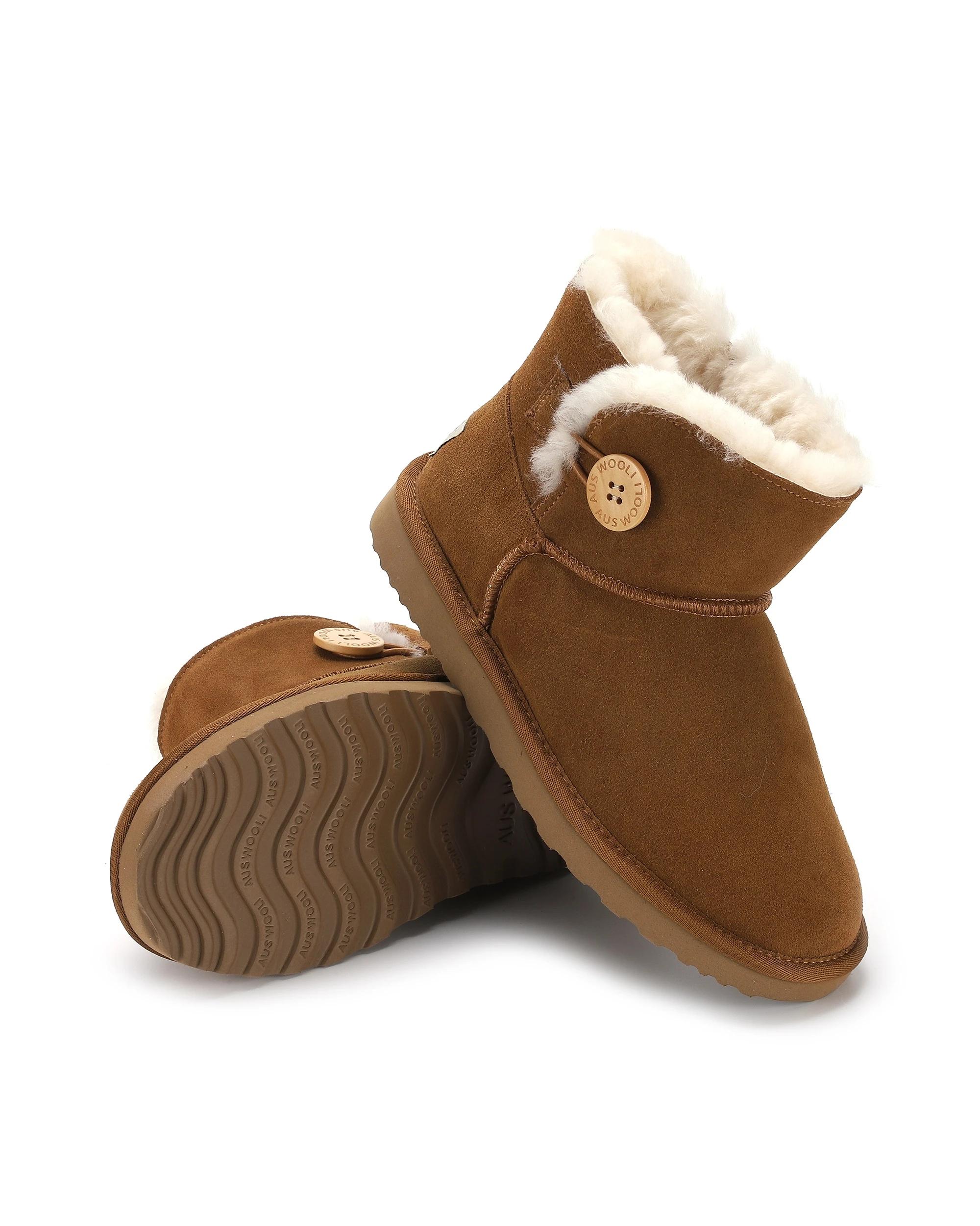 4 AUS WOOLI UGG Chic Short Sheepskin Button Boots TAN, 4 of 5