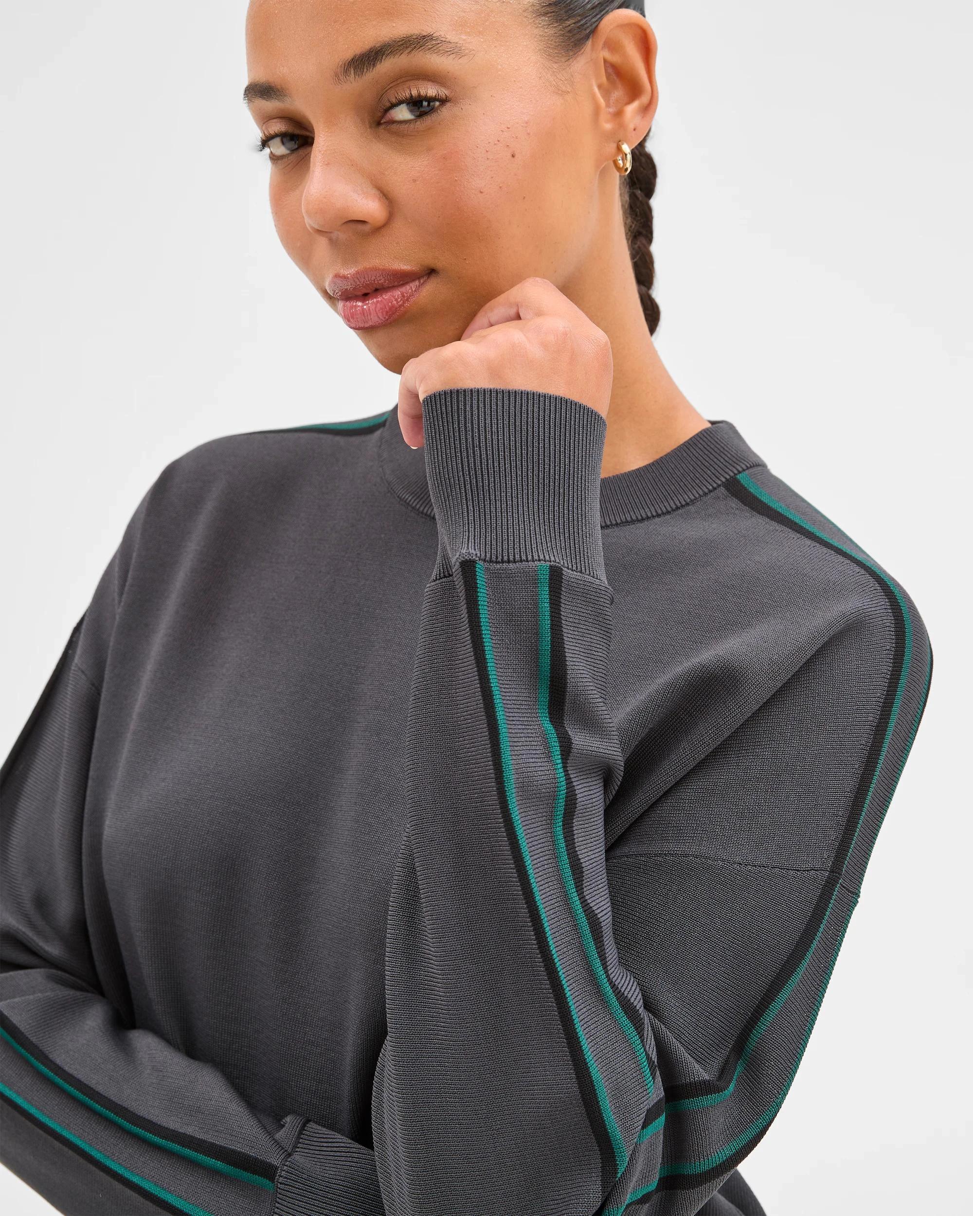 3 Target Active Active Studio Long Sleeve Crew Neck Crepe Top GRAPHITE/BLACK/PINE, 3 of 5