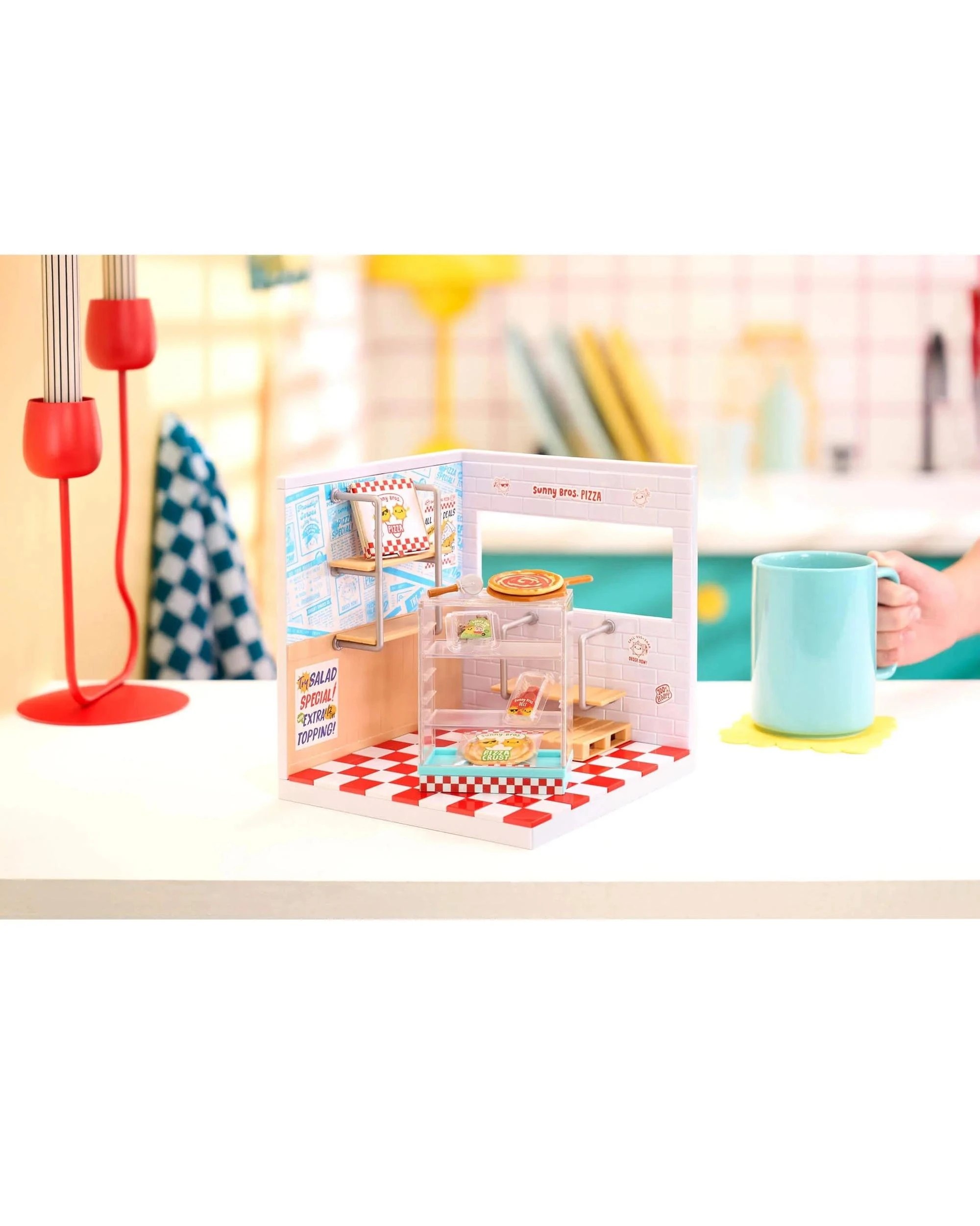 3 MGA's Miniverse Make it Mini Spaces Pizza Shop, 3 of 6