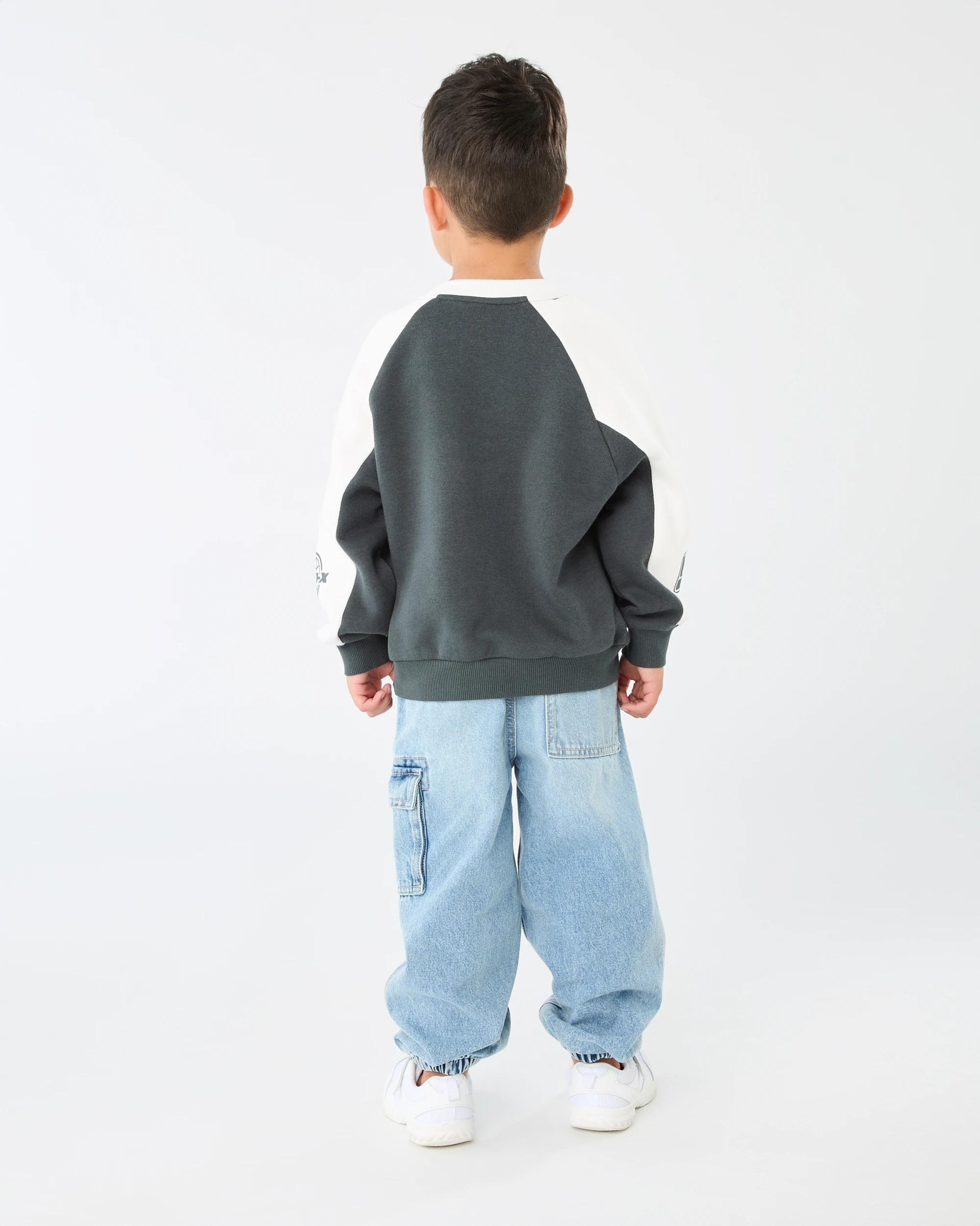 9 Oversized Crew Neck Sweatshirt Grey Moto, 9 of 9