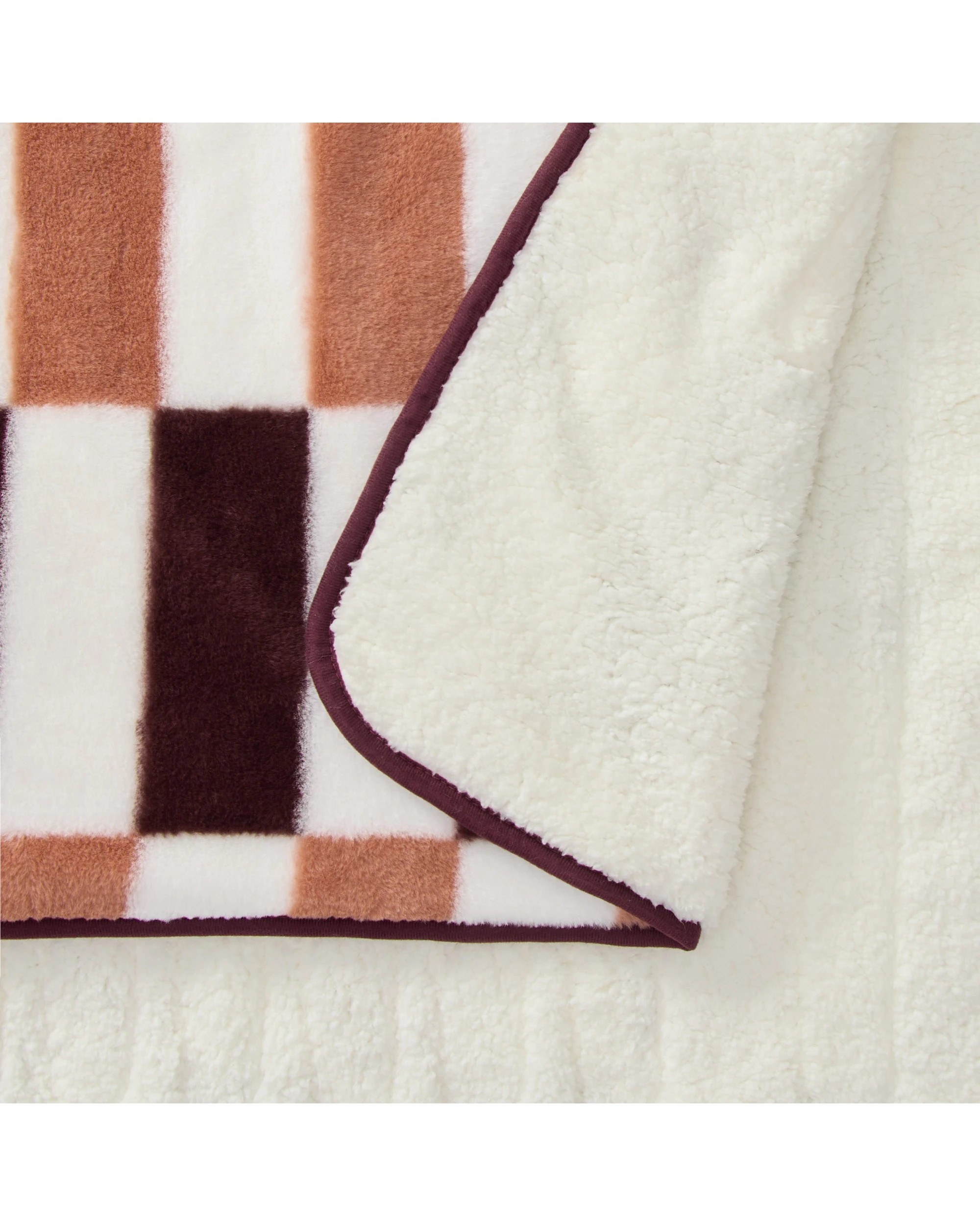3 Dreamaker Alma Faux Fur Heated 180x200cm - Chocolate Mousse, 3 of 9