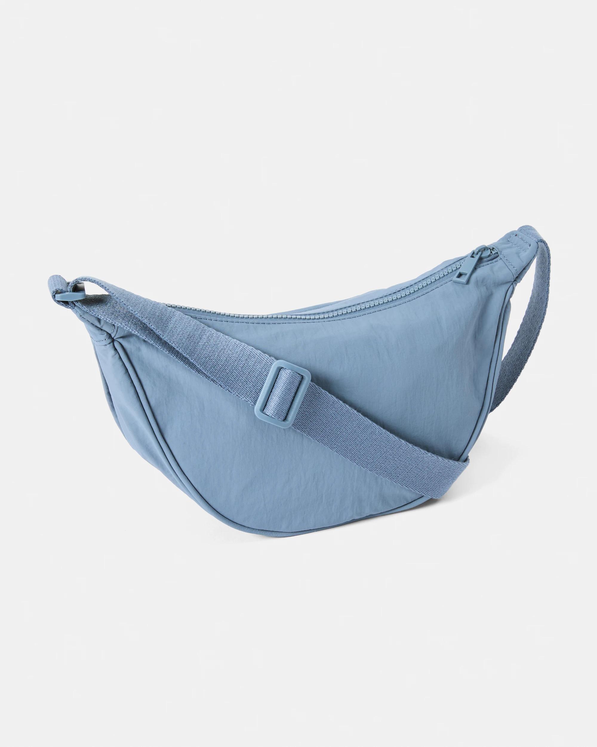 3 Urban Crescent Sling Bag Blu Willow, 3 of 7