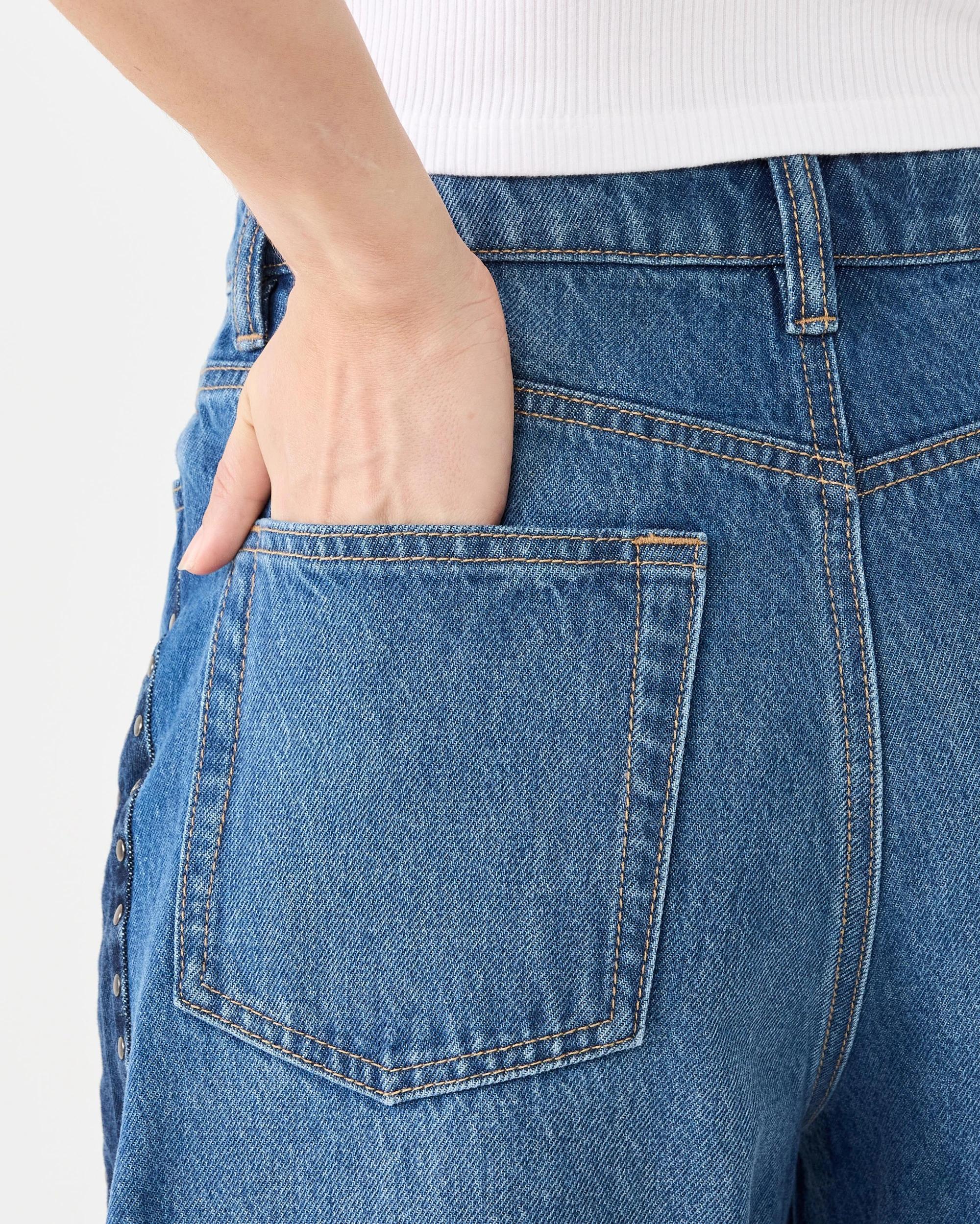 8 Contrast Barrel Jeans Mid Wash, 8 of 8