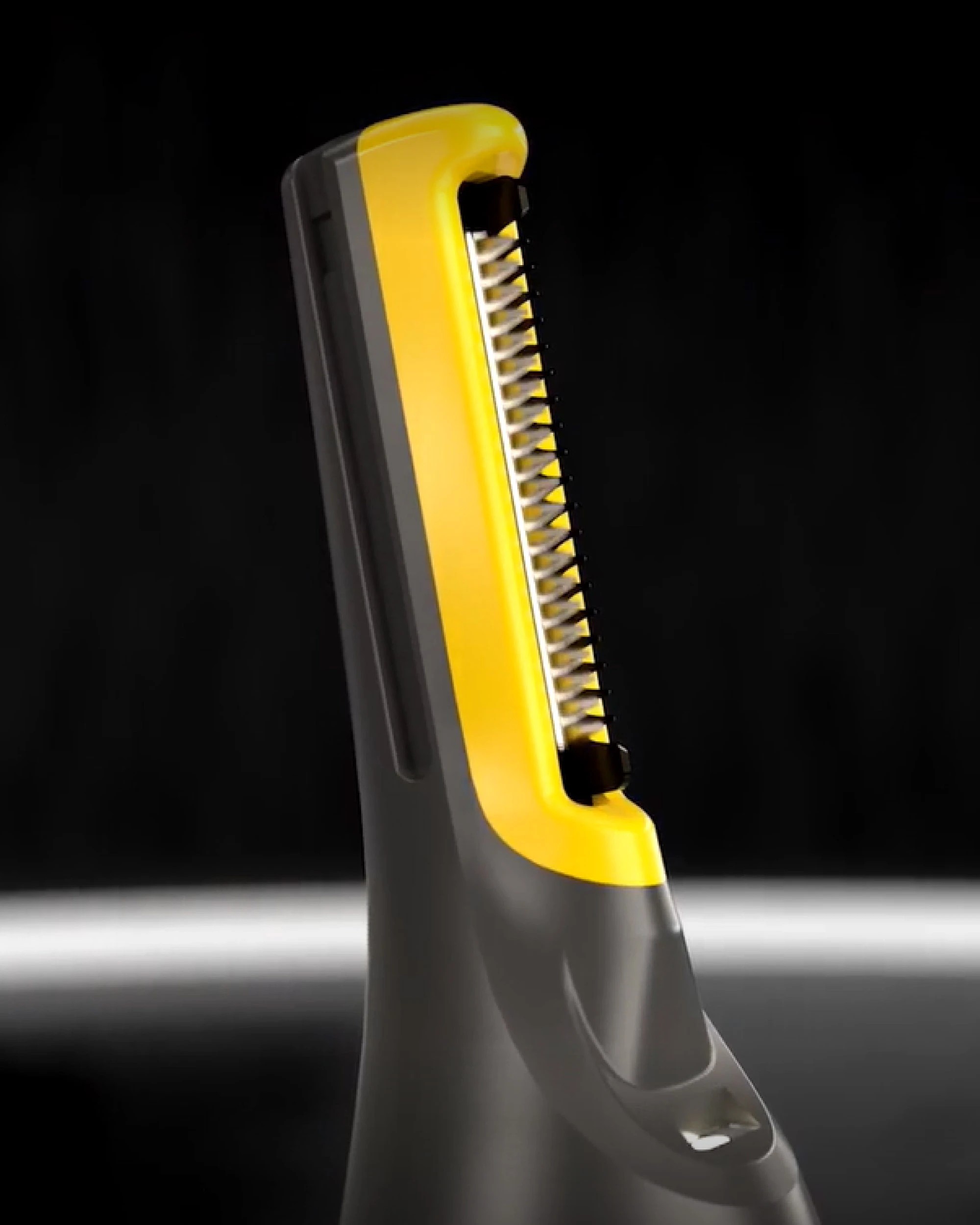 4 MicroTouch Titanium Max Trim Shape And Remove Hair With Micro Precision, 4 of 7