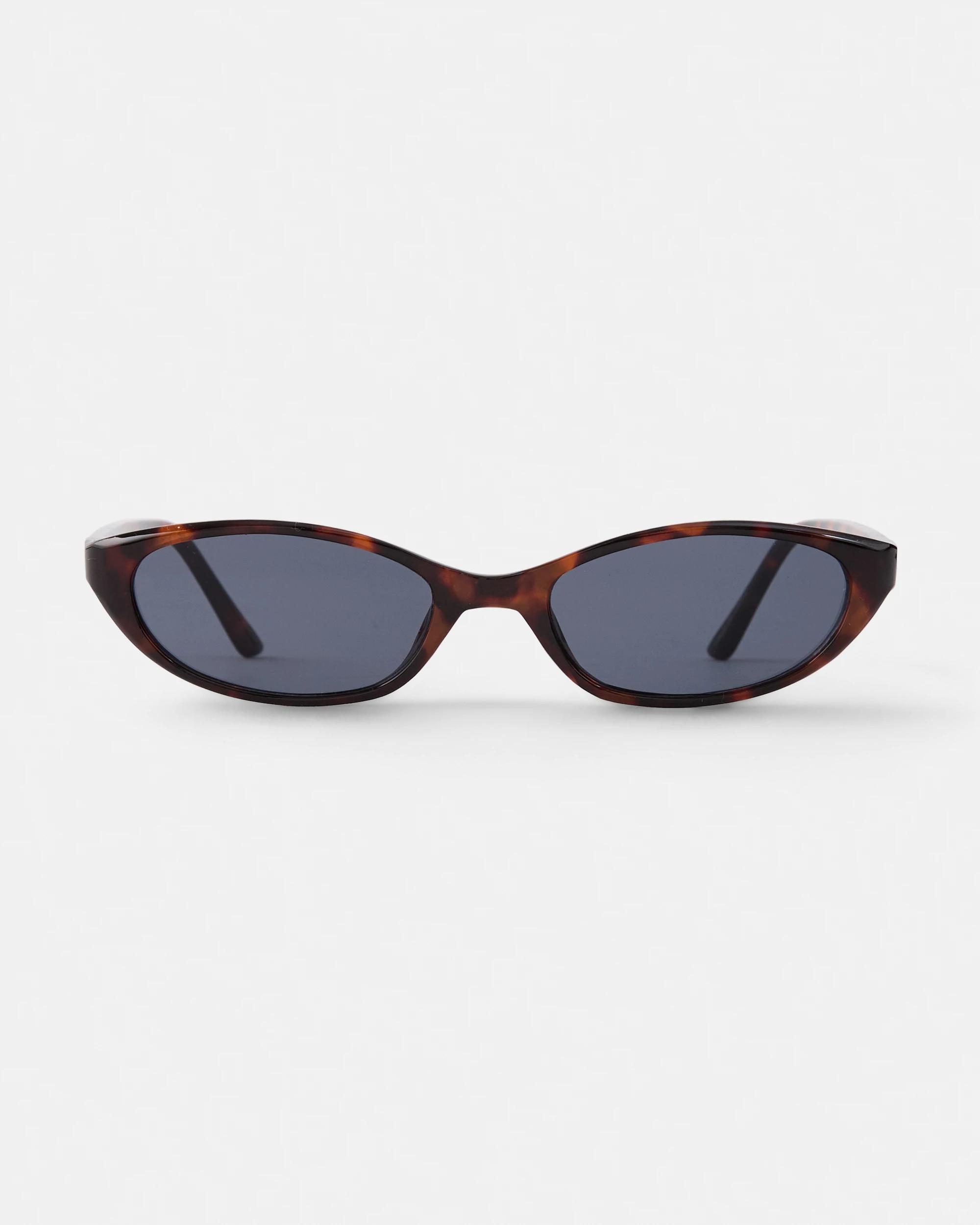 1 Thin Cat Eye Sunglasses Tort, 1 of 6