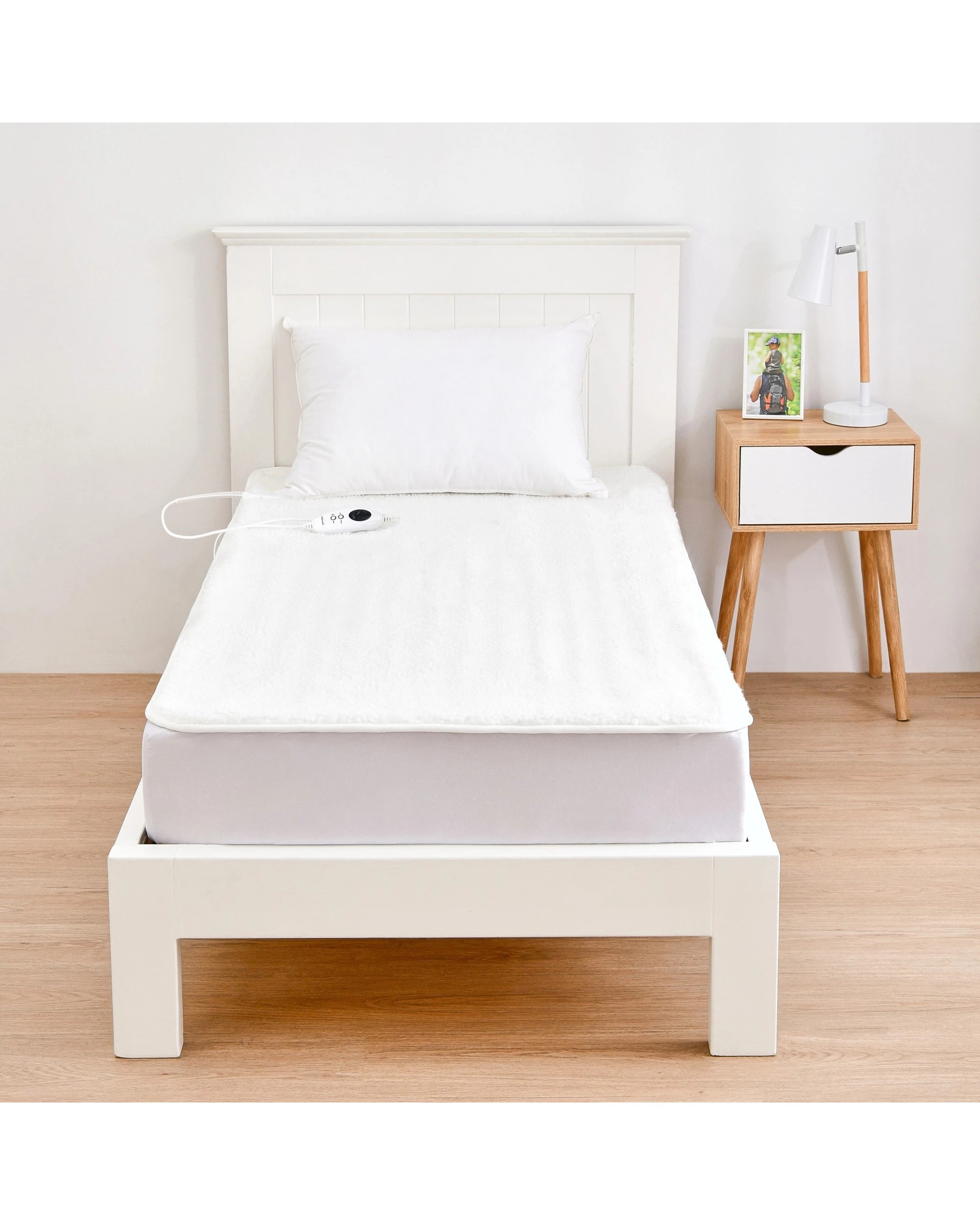 1 Dreamaker 350gsm Fleece Top Electric Blanket Long Single (Right Hand Side Controller) 203x93+50cm - White, 1 of 7