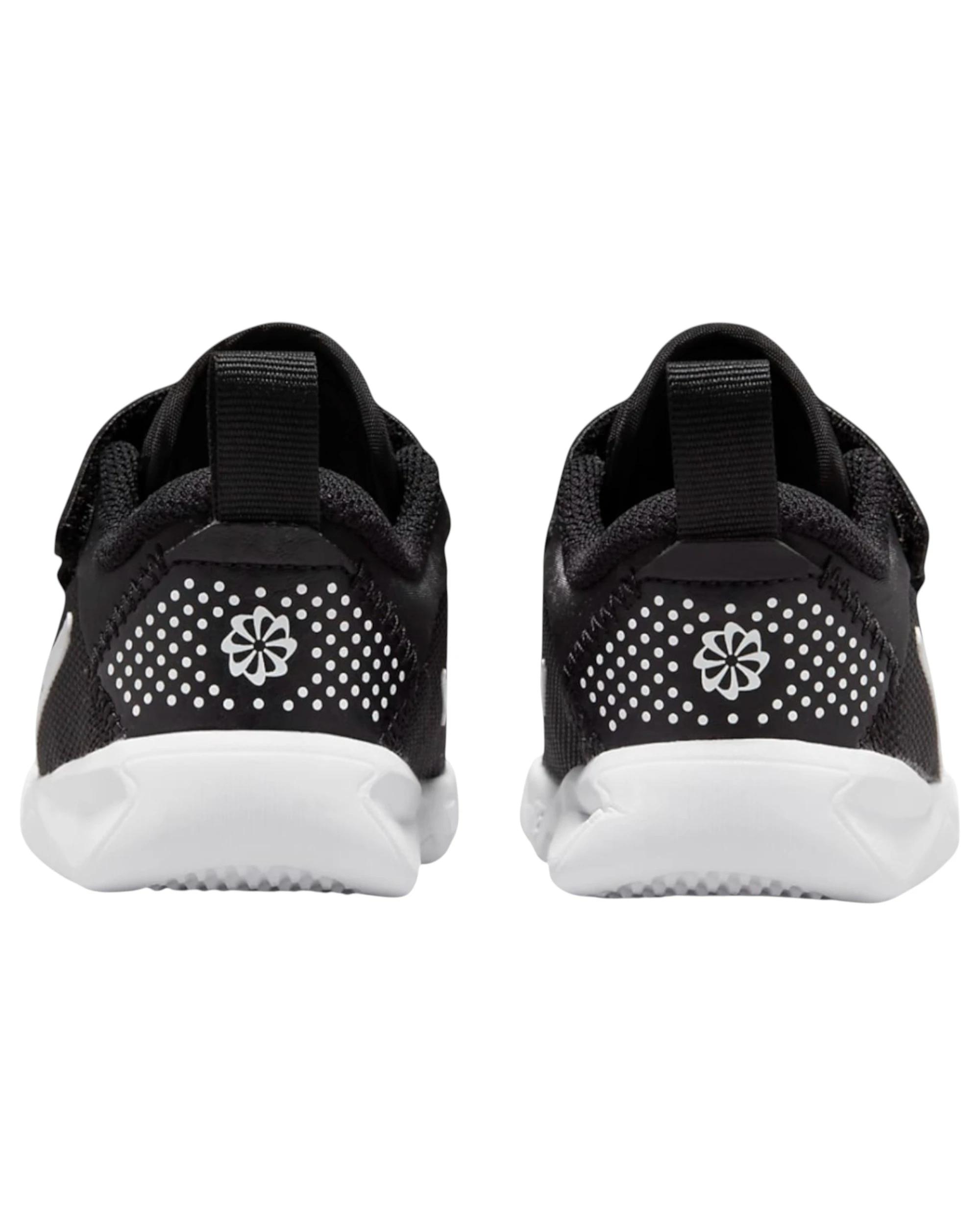 4 Nike Unisex Toddler Omni Multi-Court Black Athletic Shoes BLACK/BLUE, 4 of 8