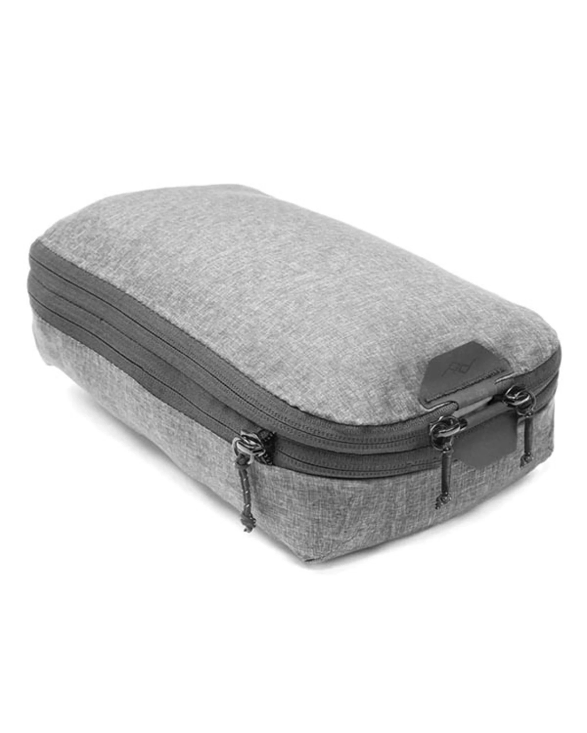 1 Peak Design Packing Cube Small - Charcoal, 1 of 3