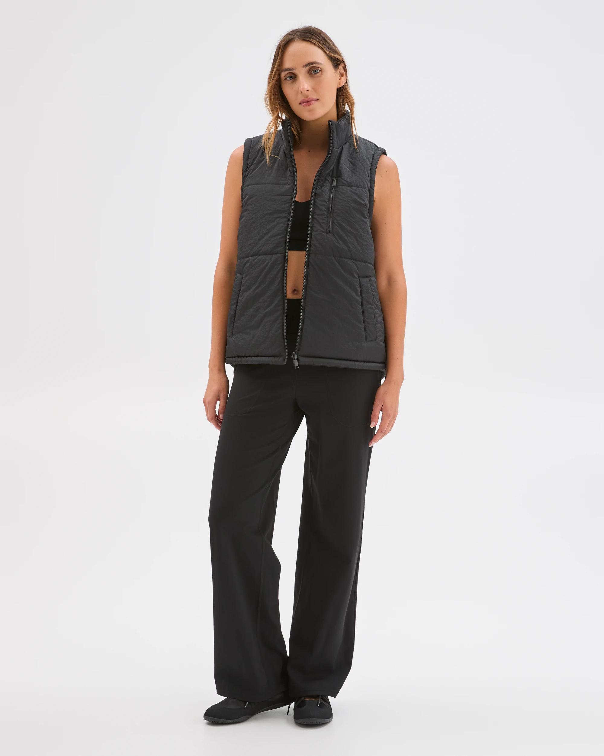 1 Target Woman Reversible Puffer Vest BLACK, 1 of 8