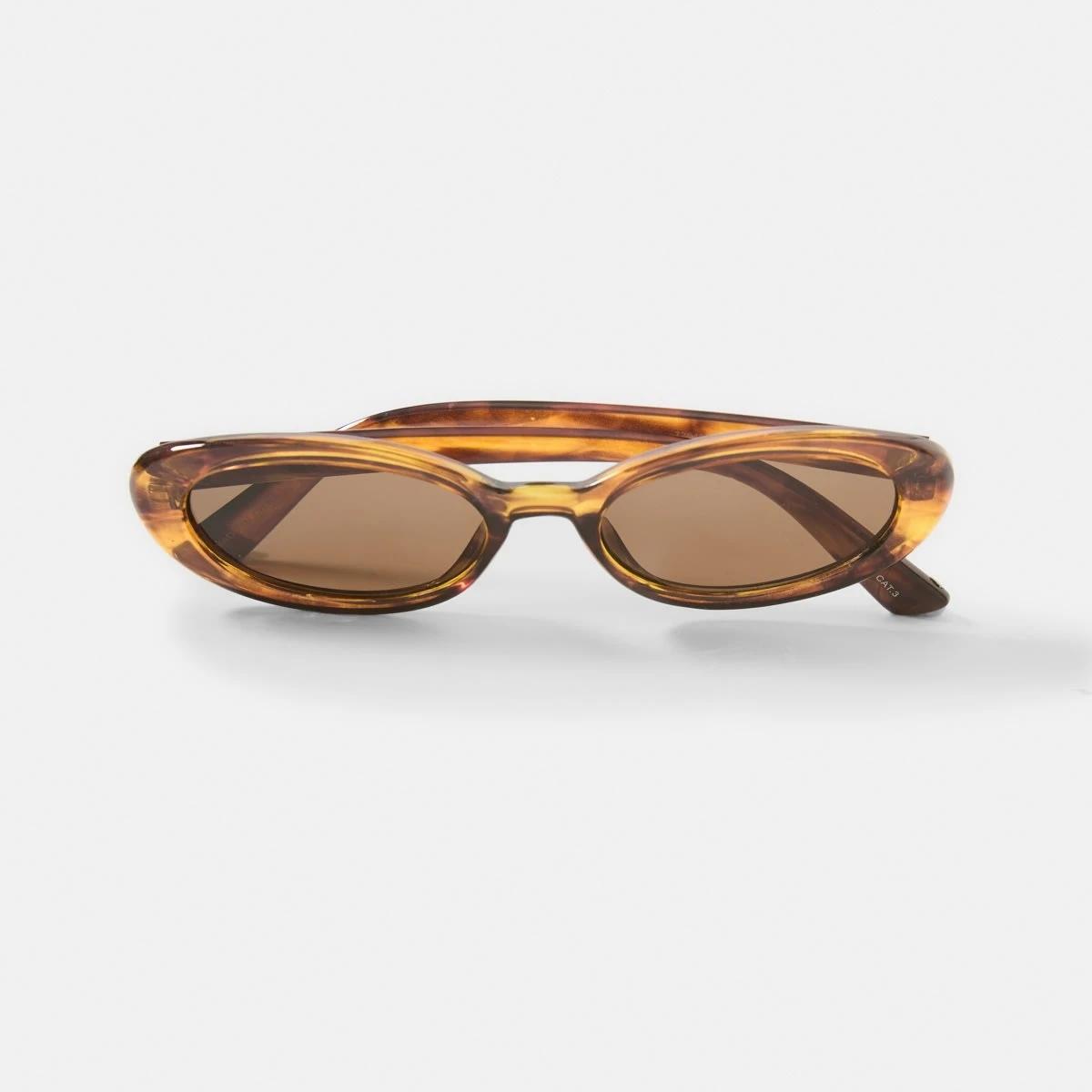 4 Oval Shape Sunglasses Tort, 4 of 10