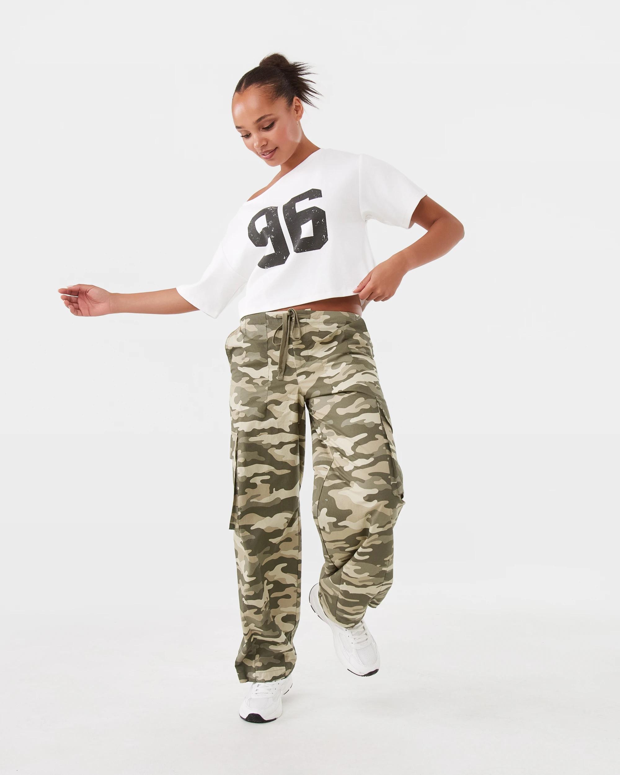 2 Balloon Leg Cargo Pants Camo, 2 of 10