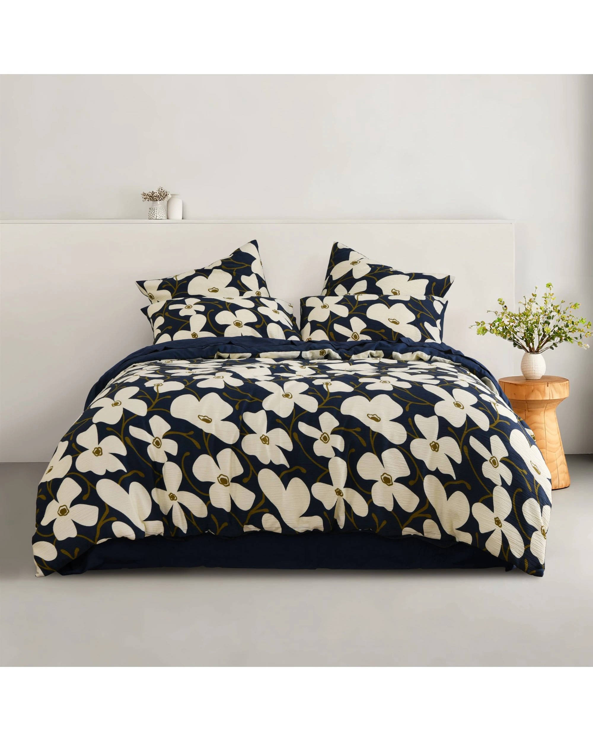 7 Dreamaker Ezra Floral Printed Quilt Cover Set - King Single Bed - Navy, 7 of 7