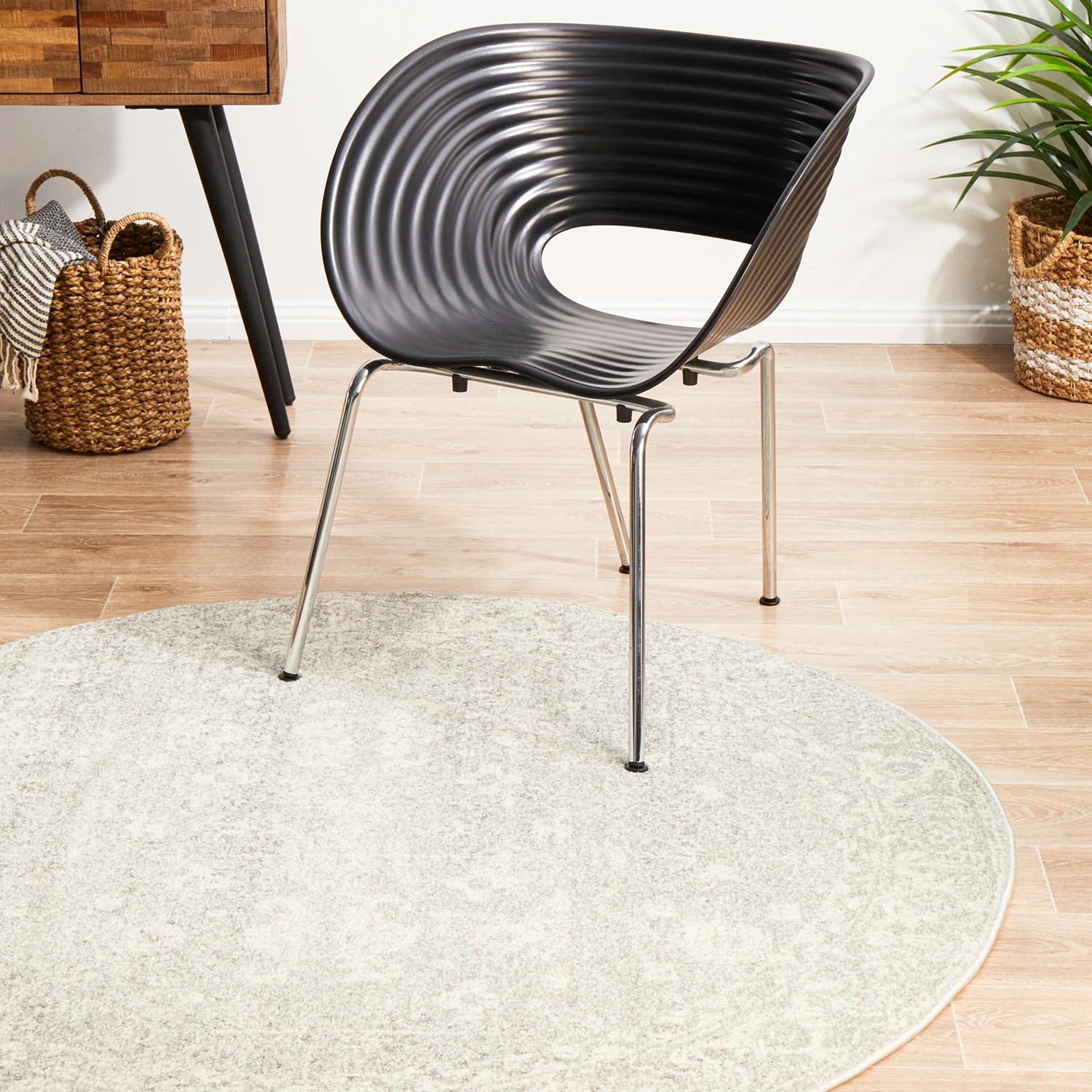 1 Common Ground Rugs Encore 252 200x200cm - Medium Round Power Loomed Pet Friendly Rug - Silver, 1 of 9