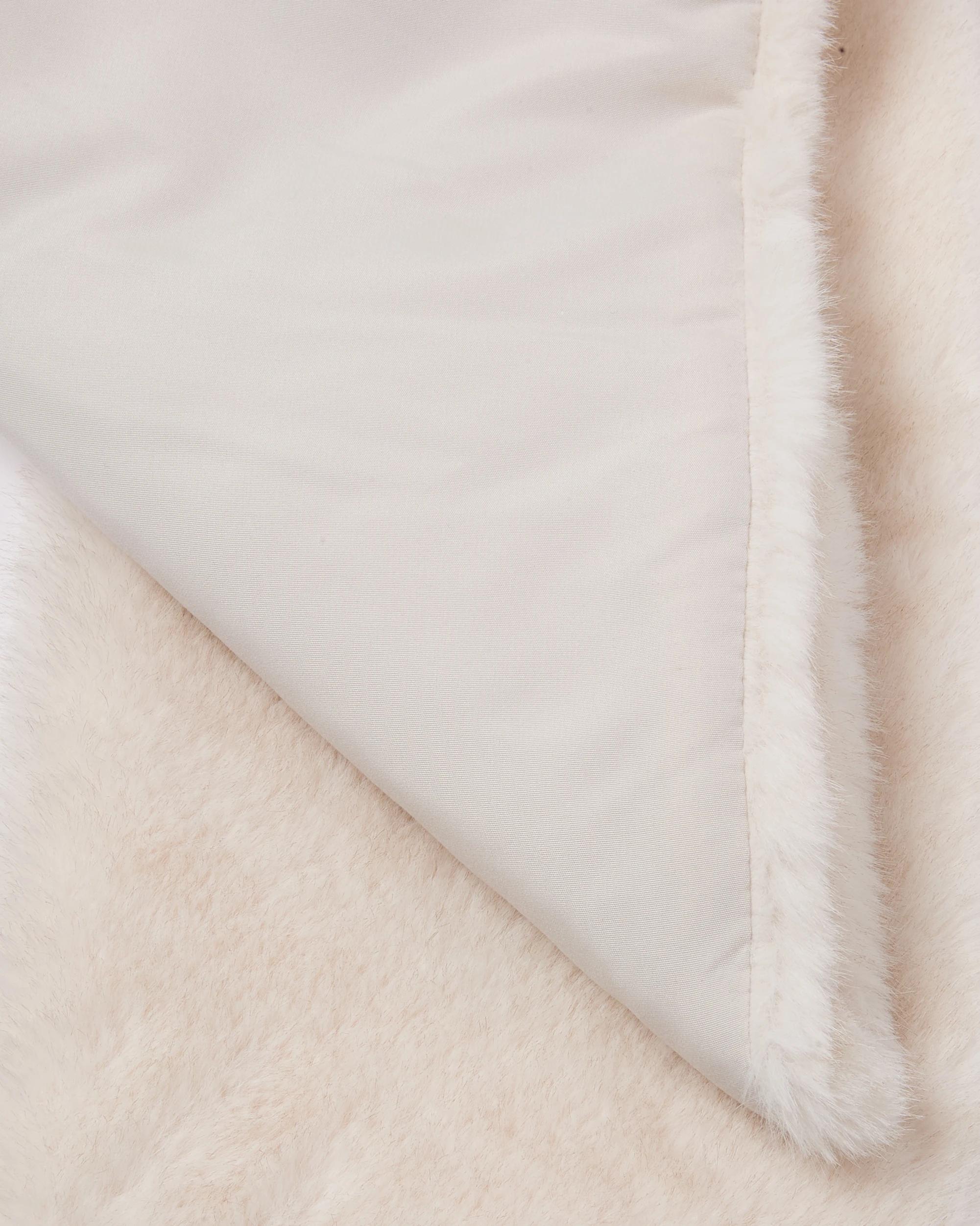2 Faux Fur Scarf Cream, 2 of 3