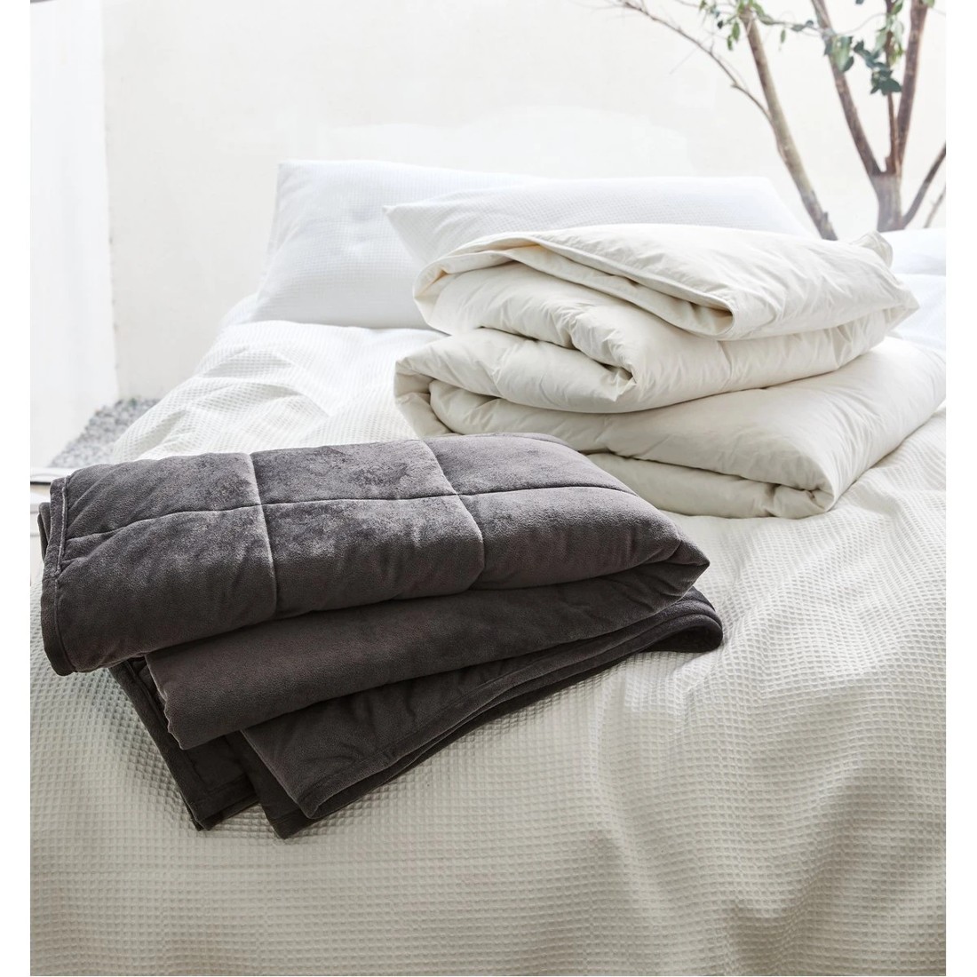 5 Medium Warmth Feather and Down Quilt - Queen Bed, White, 5 of 5