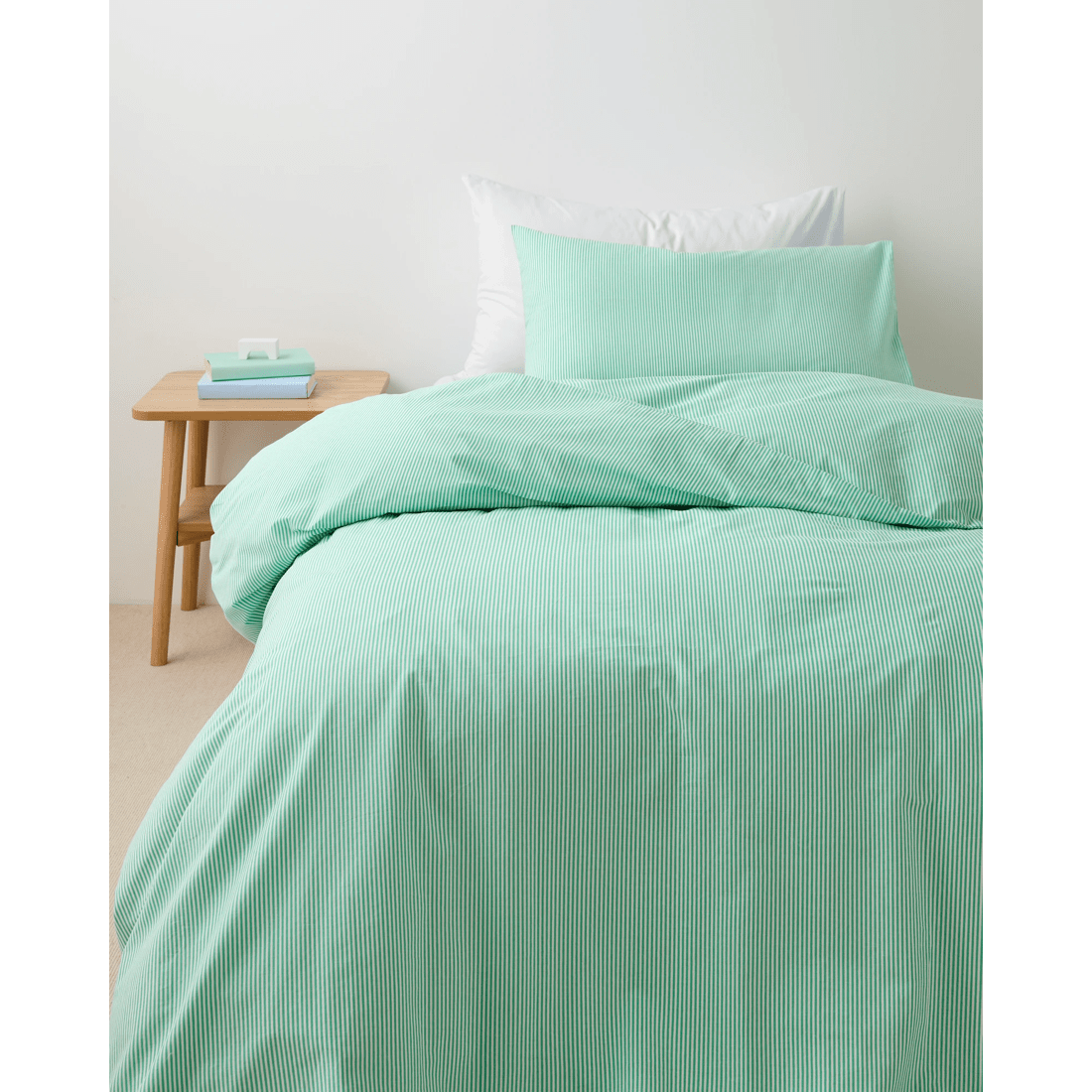1 Target Cooper Kids Australian Cotton Quilt Cover Set
 - Double Bed
 - Green, 1 of 3