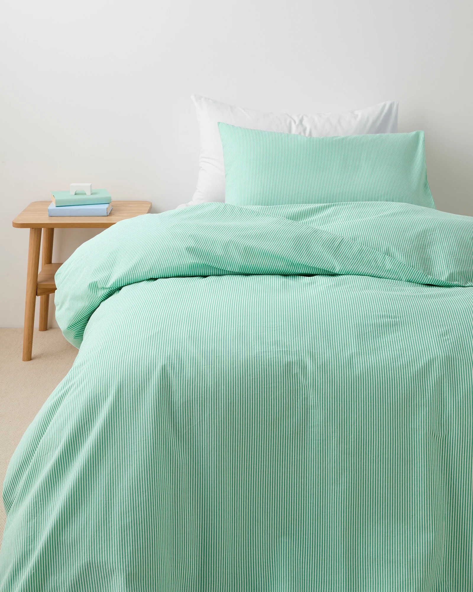 1 Target Cooper Kids Australian Cotton Quilt Cover Set
 - Queen Bed
 - Green, 1 of 3