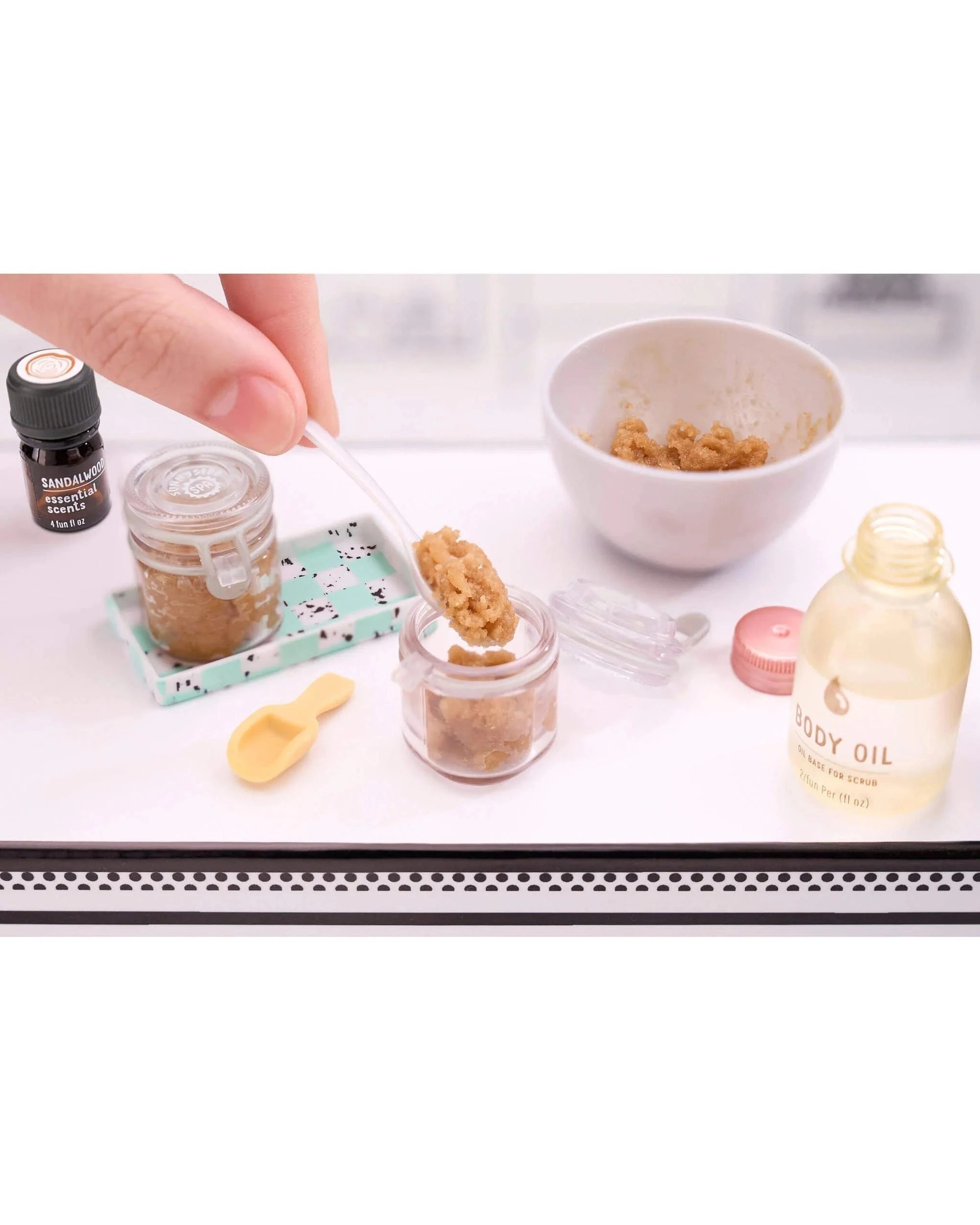 10 MGA's Miniverse Blind Ball: Make It Mini Spa 2-Pack - Two Capsules, 10 of 10