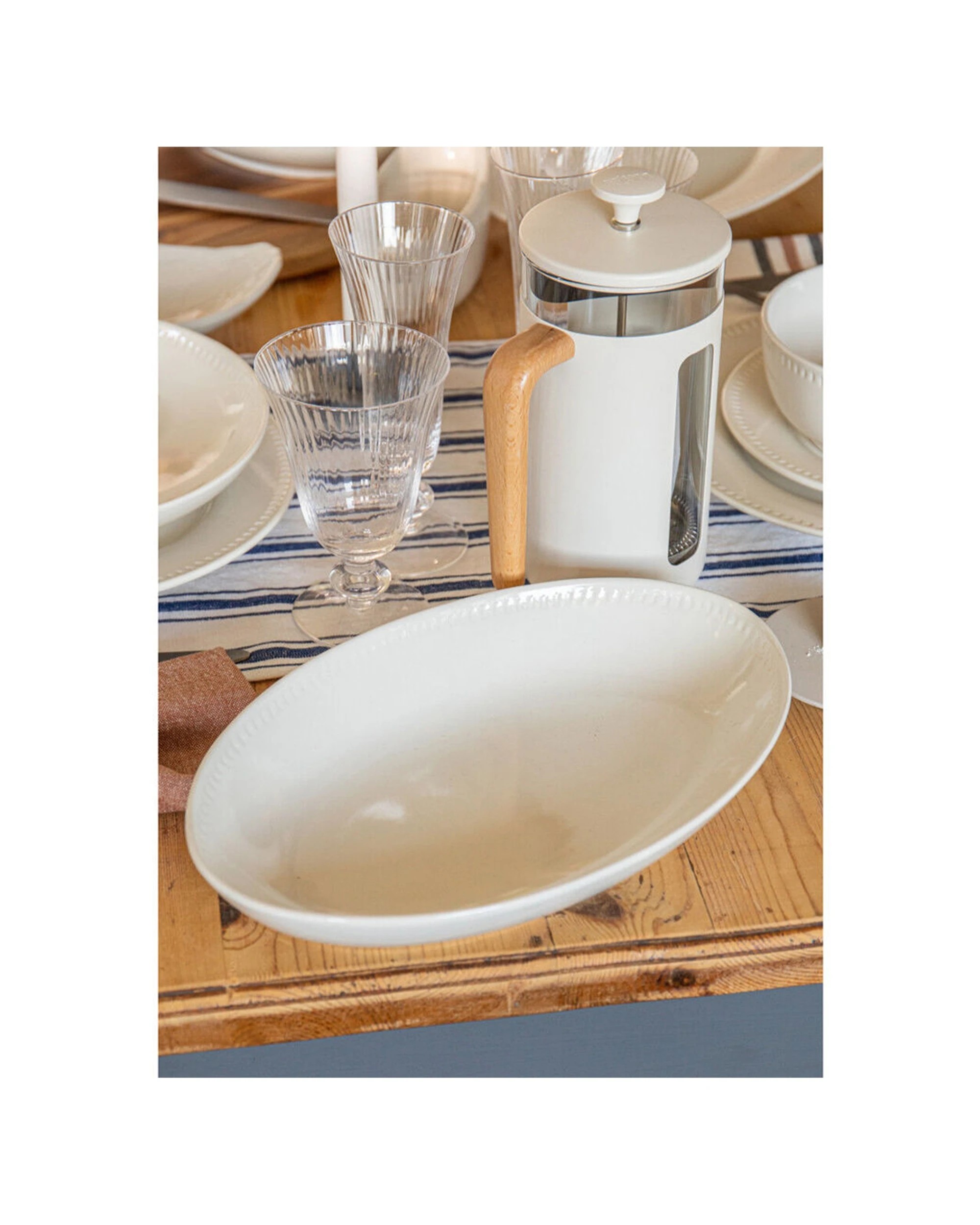 7 Mikasa Cranborne Stoneware Serving Bowl 30.5cm - White, 7 of 7
