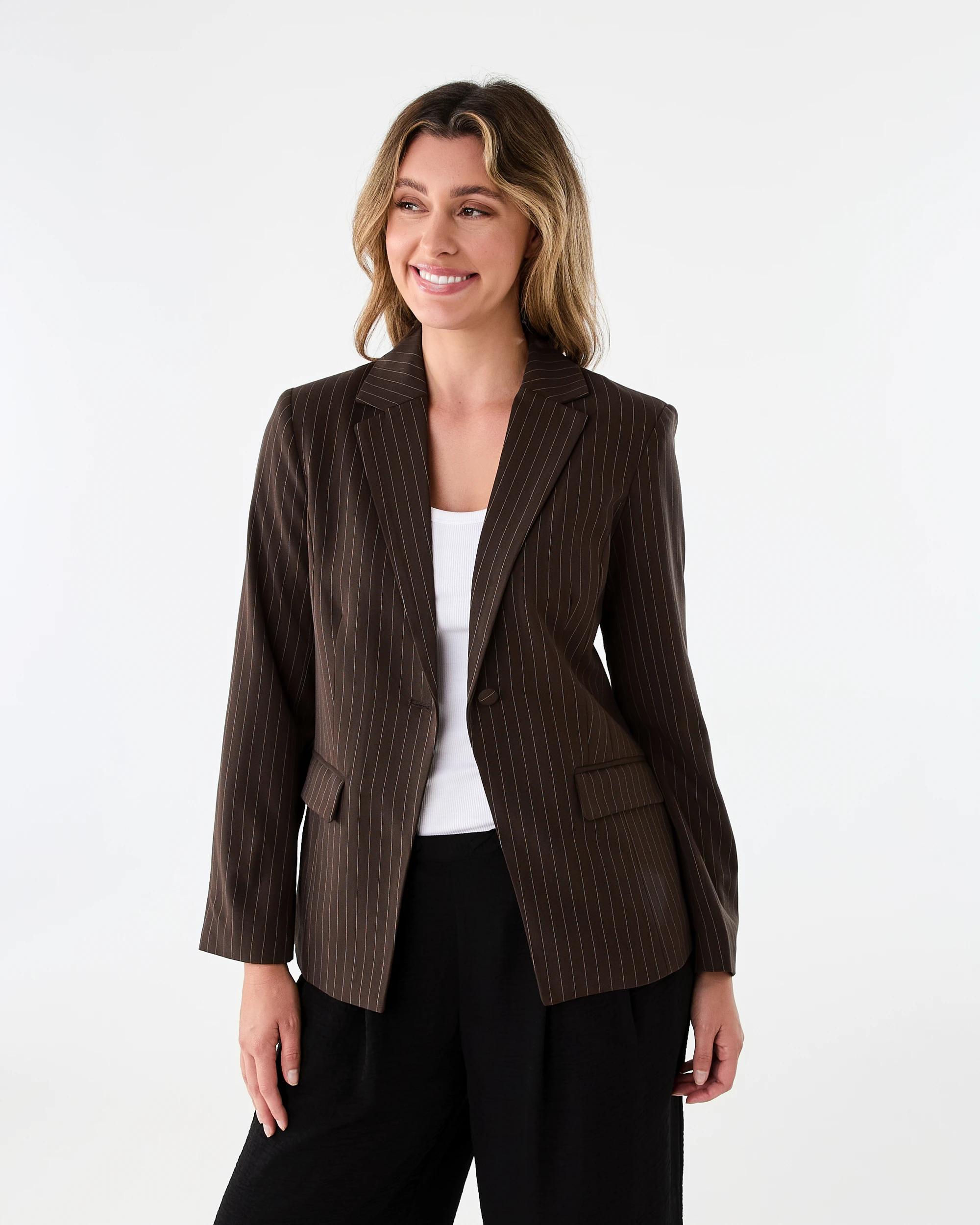 1 Fitted Blazer Cofpinstrp, 1 of 9