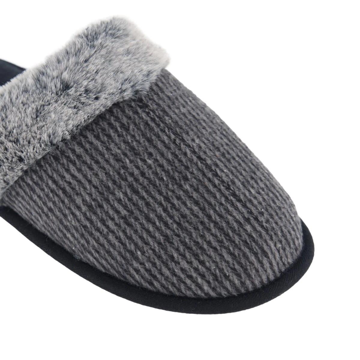 3 Stitch Detail Scuffs Grey, 3 of 3