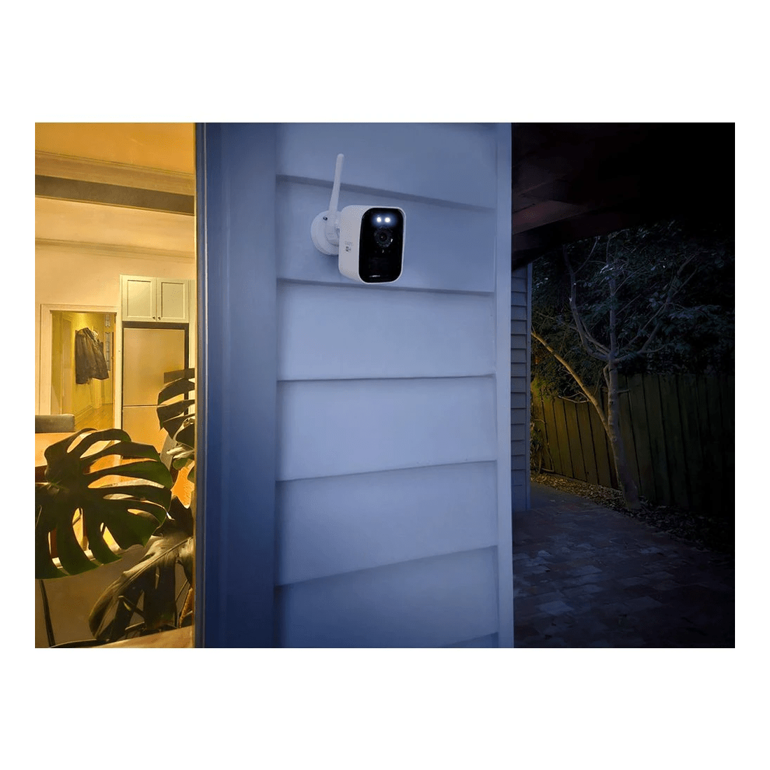 2 Swann MaxRanger4K Mini Long Range Wireless Security Cam 3 PK, 2 of 8