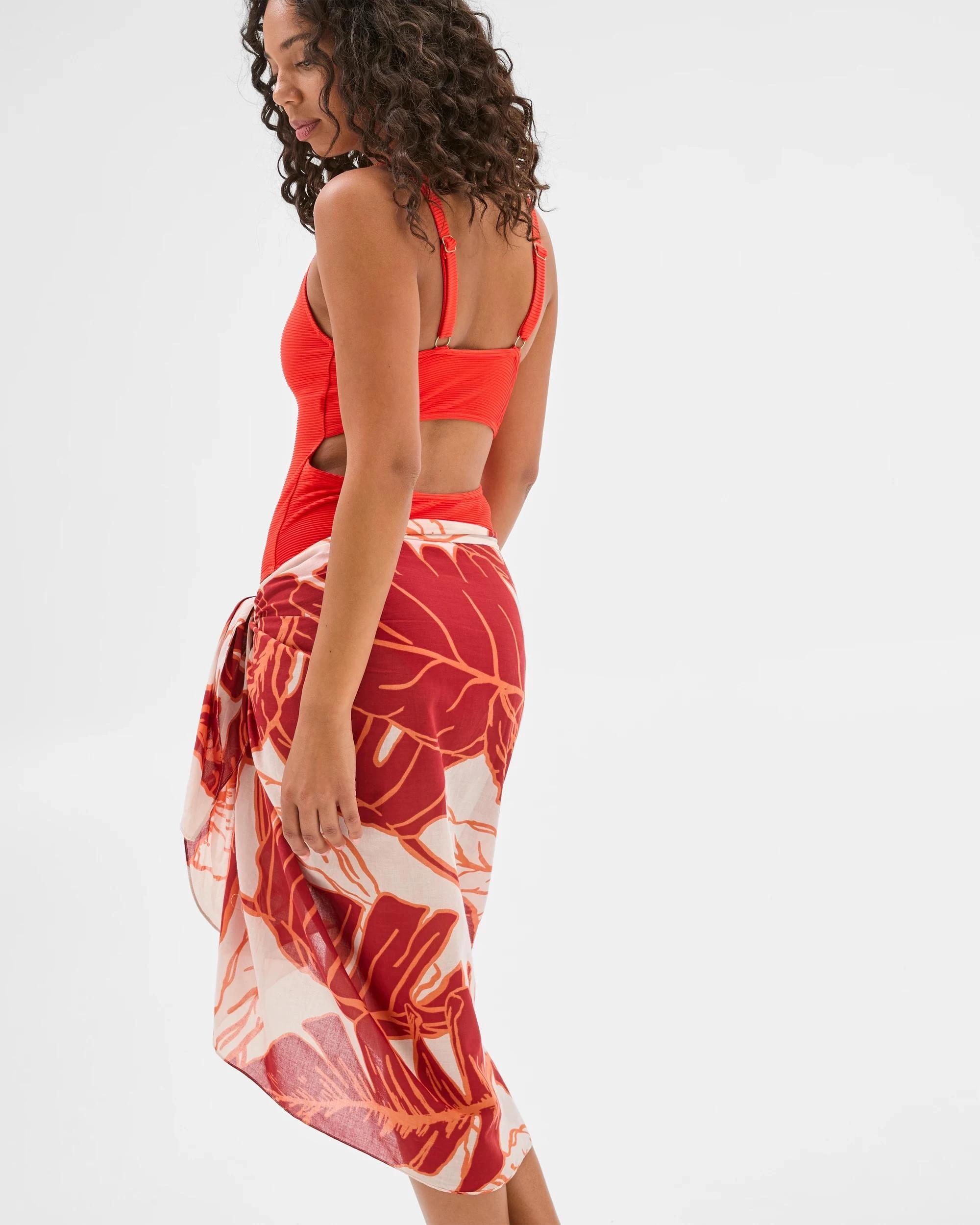 4 Target Beach Sarong with Bag RED BANANA LEAF, 4 of 6