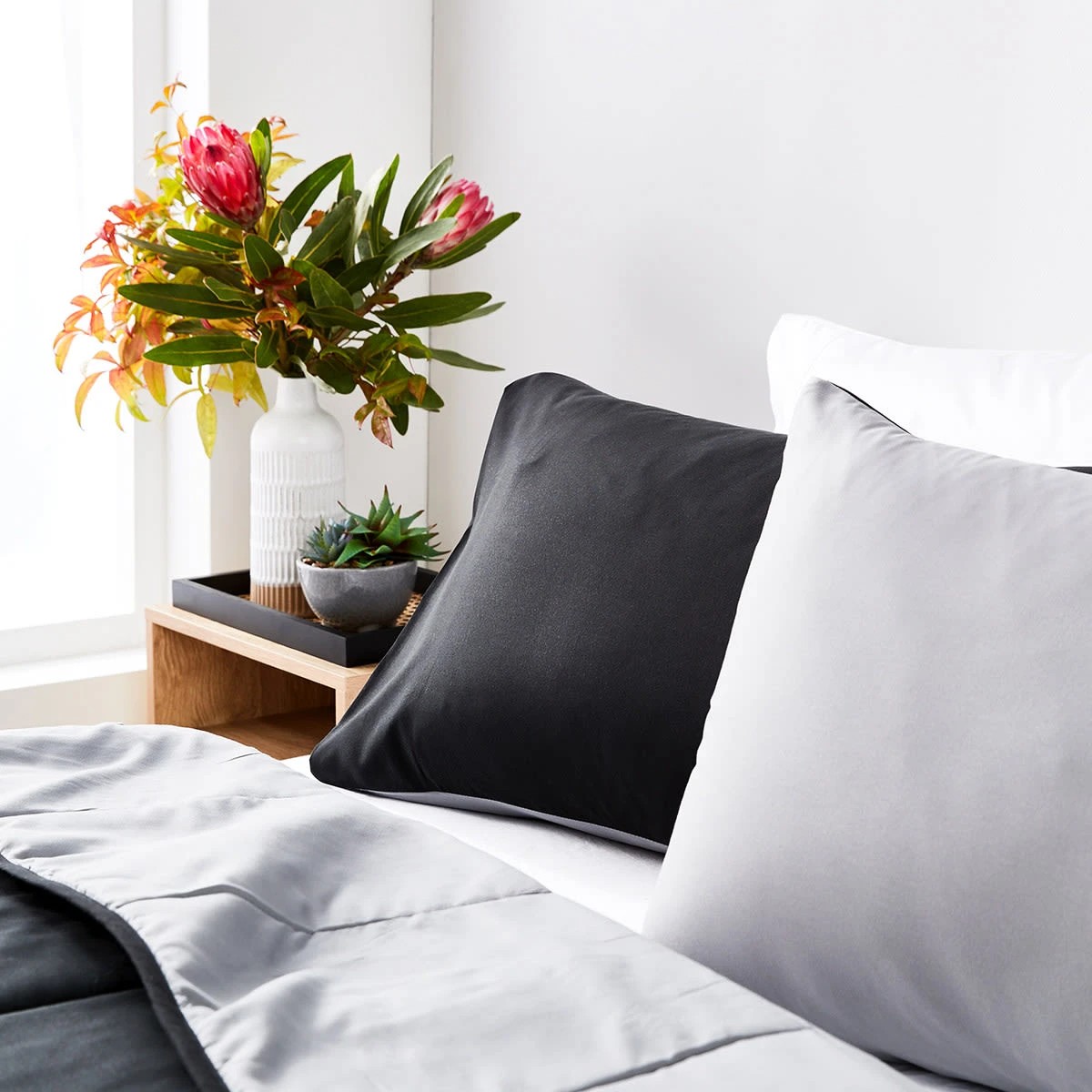 3 Reversible Comforter Set - Single Bed, Black, 3 of 5