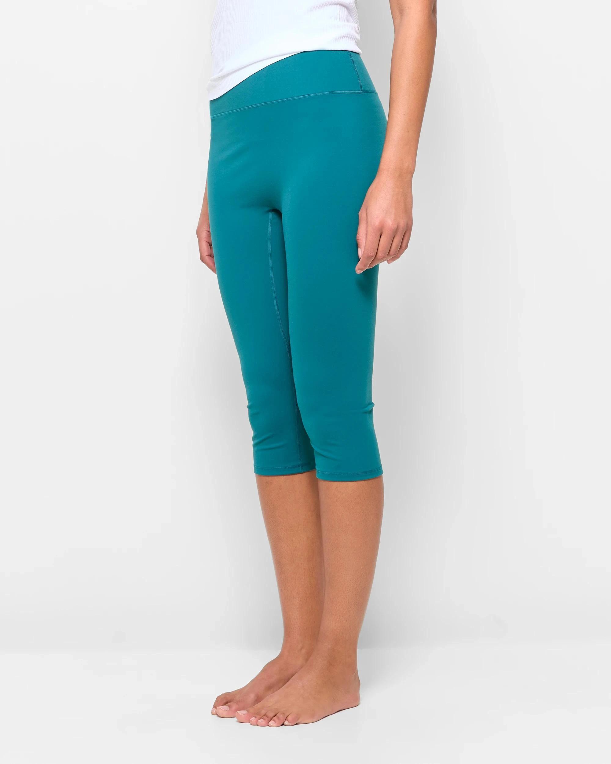 3 Target Active Studio Soft Crop Length Yoga Tights RAINFOREST, 3 of 5