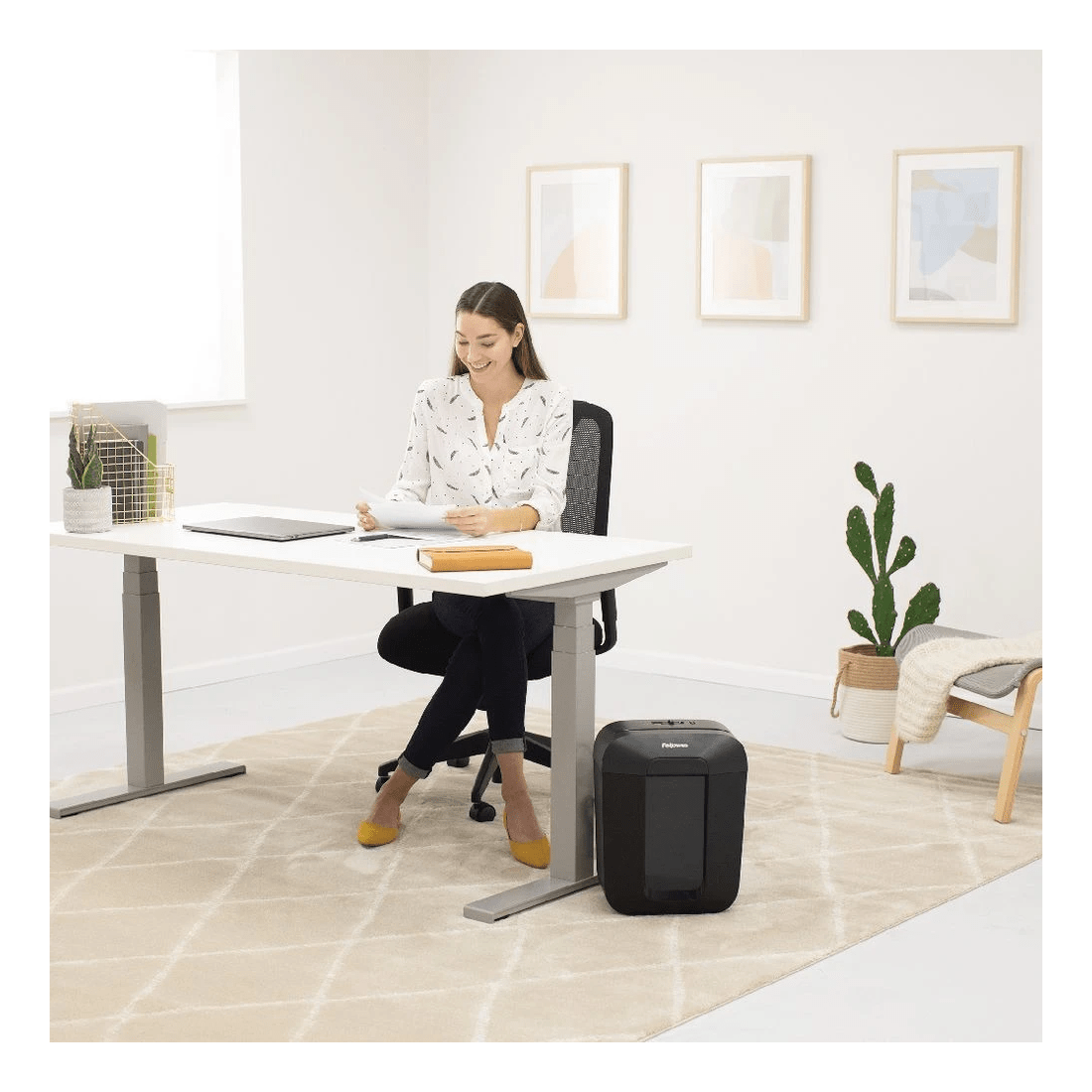 5 Fellowes LX41 Micro-cut Shredder, 5 of 7