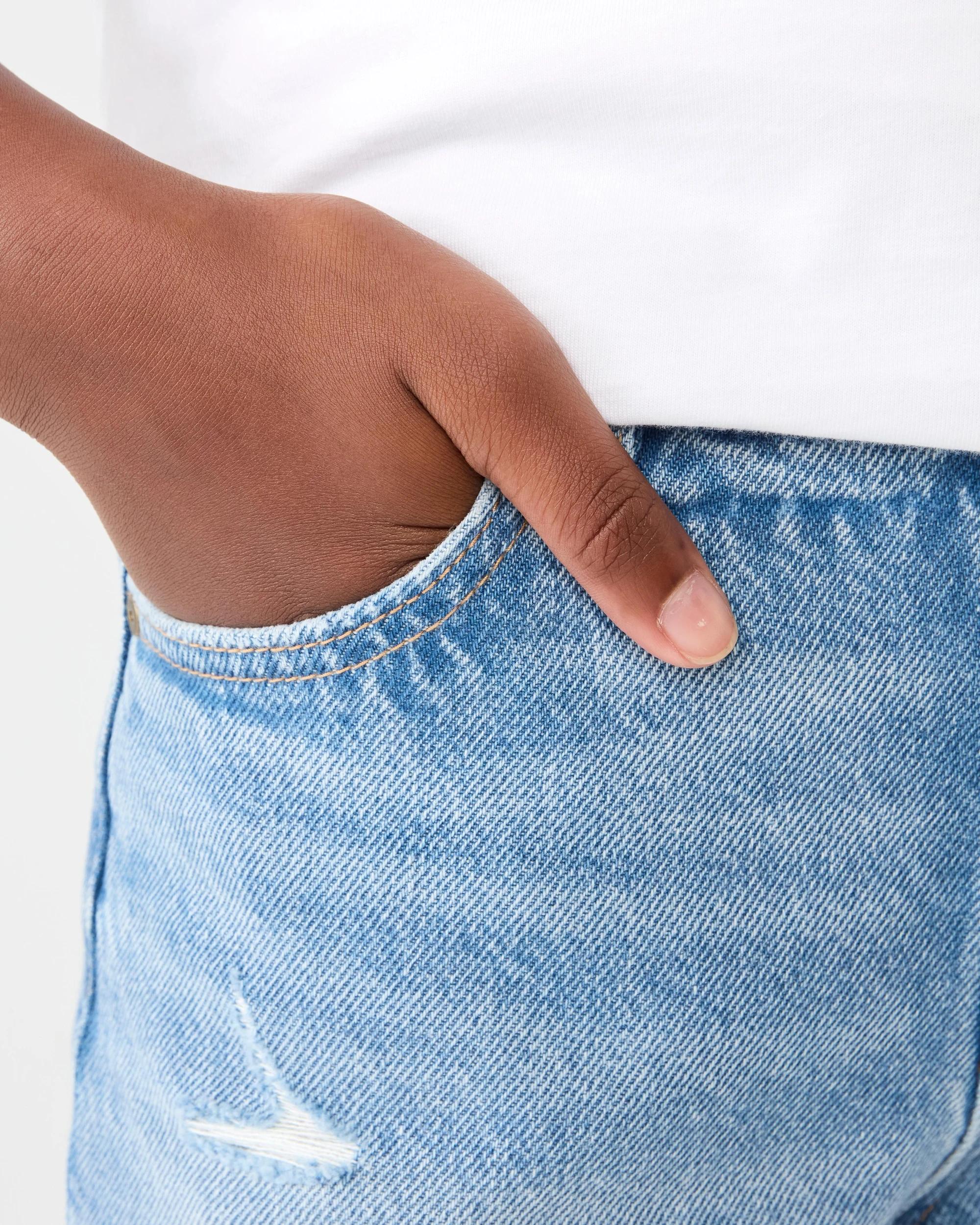 4 Frayed Hem Denim Shorts Mid Wash, 4 of 8