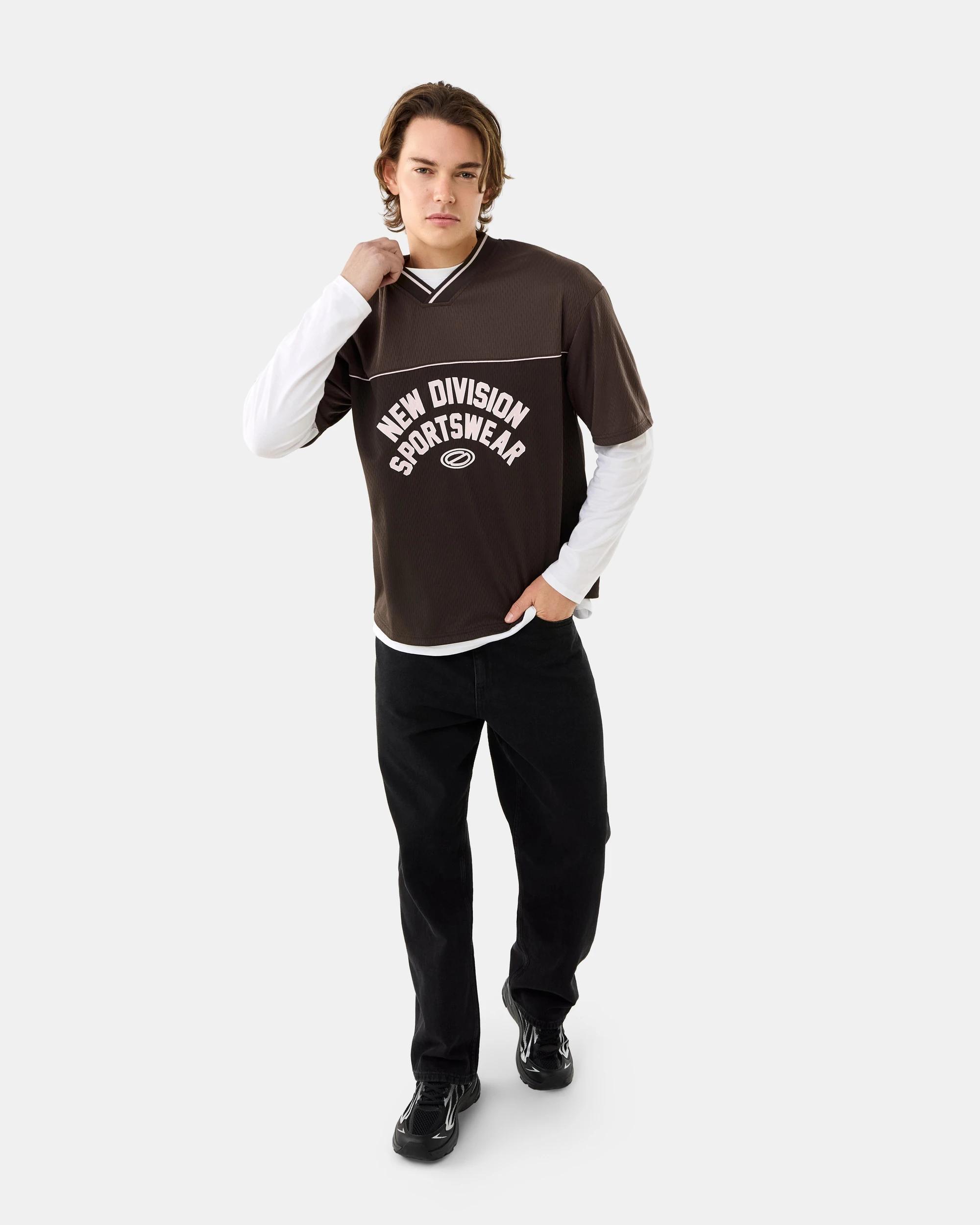 1 Mesh Boxy V-Neck T-shirt Brn Sports, 1 of 8
