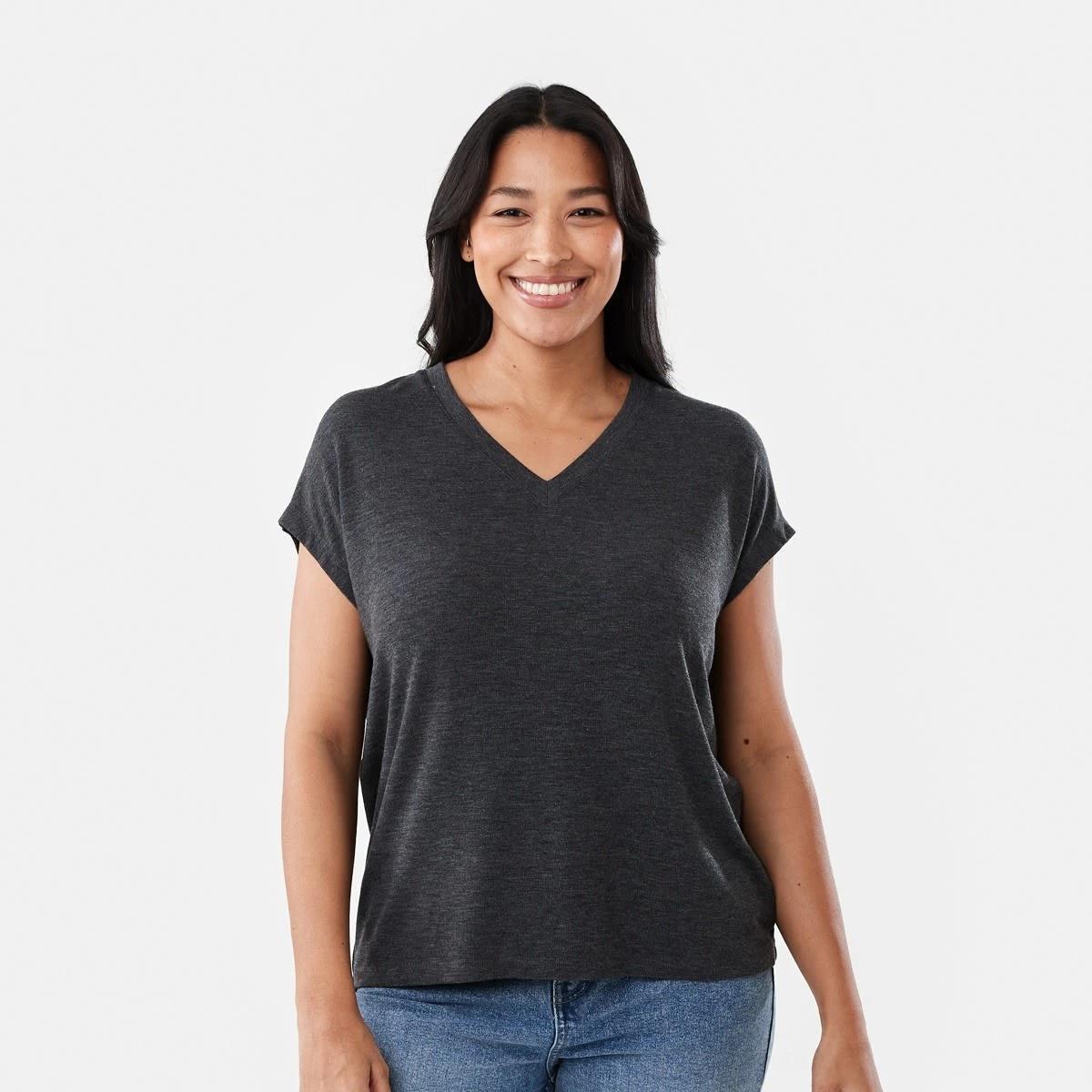 1 Short Sleeve Warm Handle V-Neck Top Gry Chmrle, 1 of 5