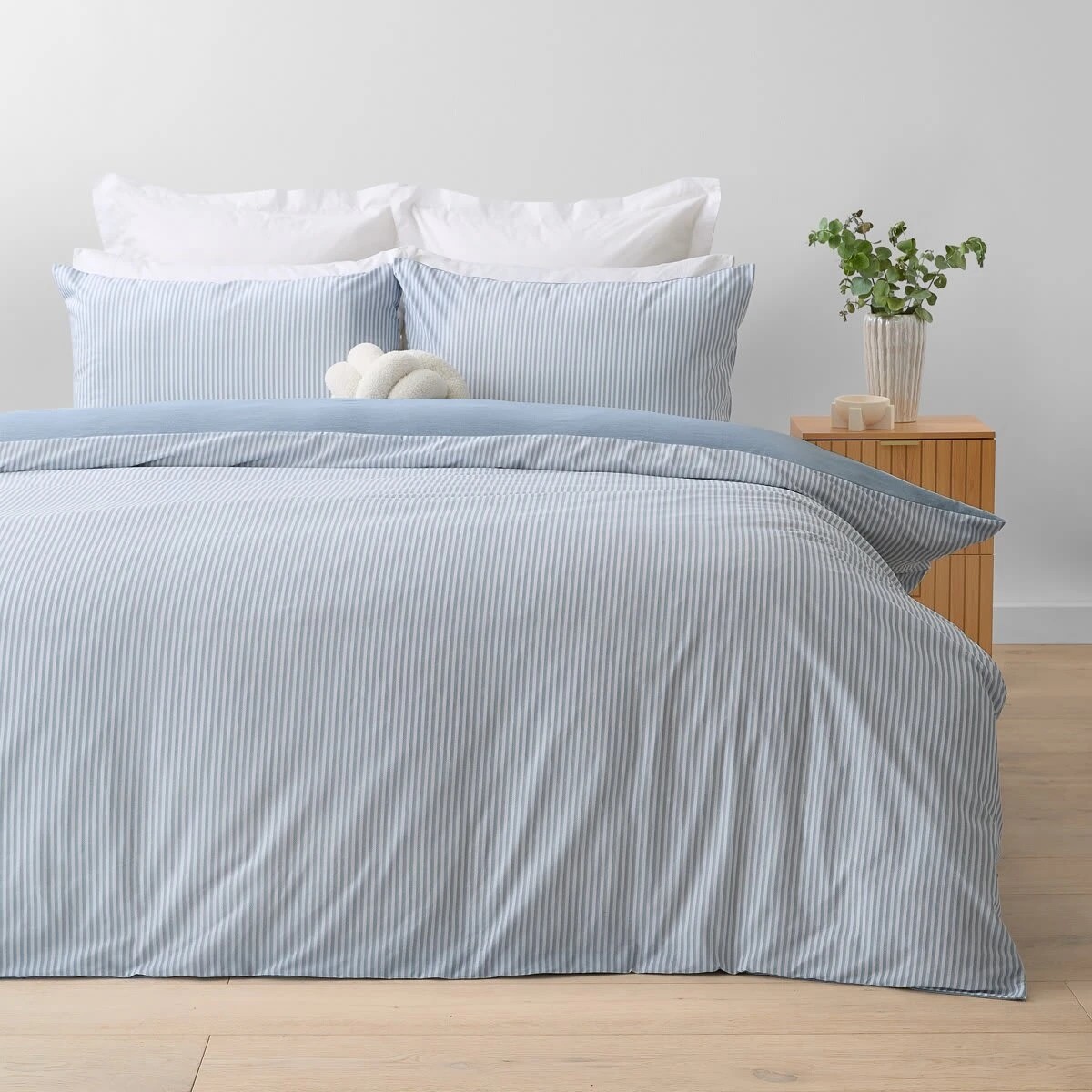2 Chambray Cotton Rich Reversible Quilt Cover Set - Queen Bed, Blue, 2 of 7