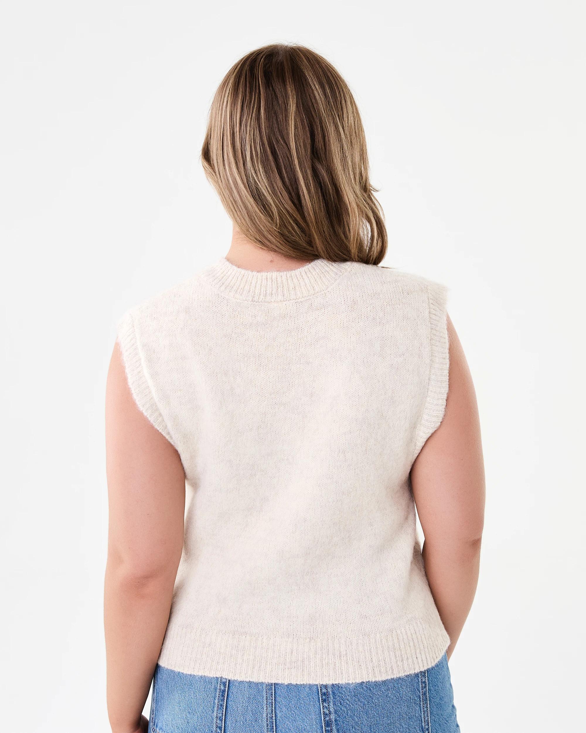 3 Fluffy Vest Loml Marle, 3 of 6