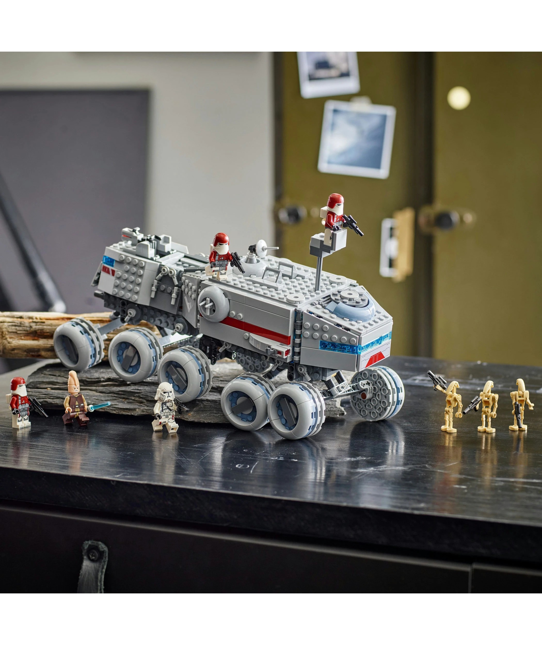 9 LEGO Star Wars Republic Juggernaut 75413, 9 of 10