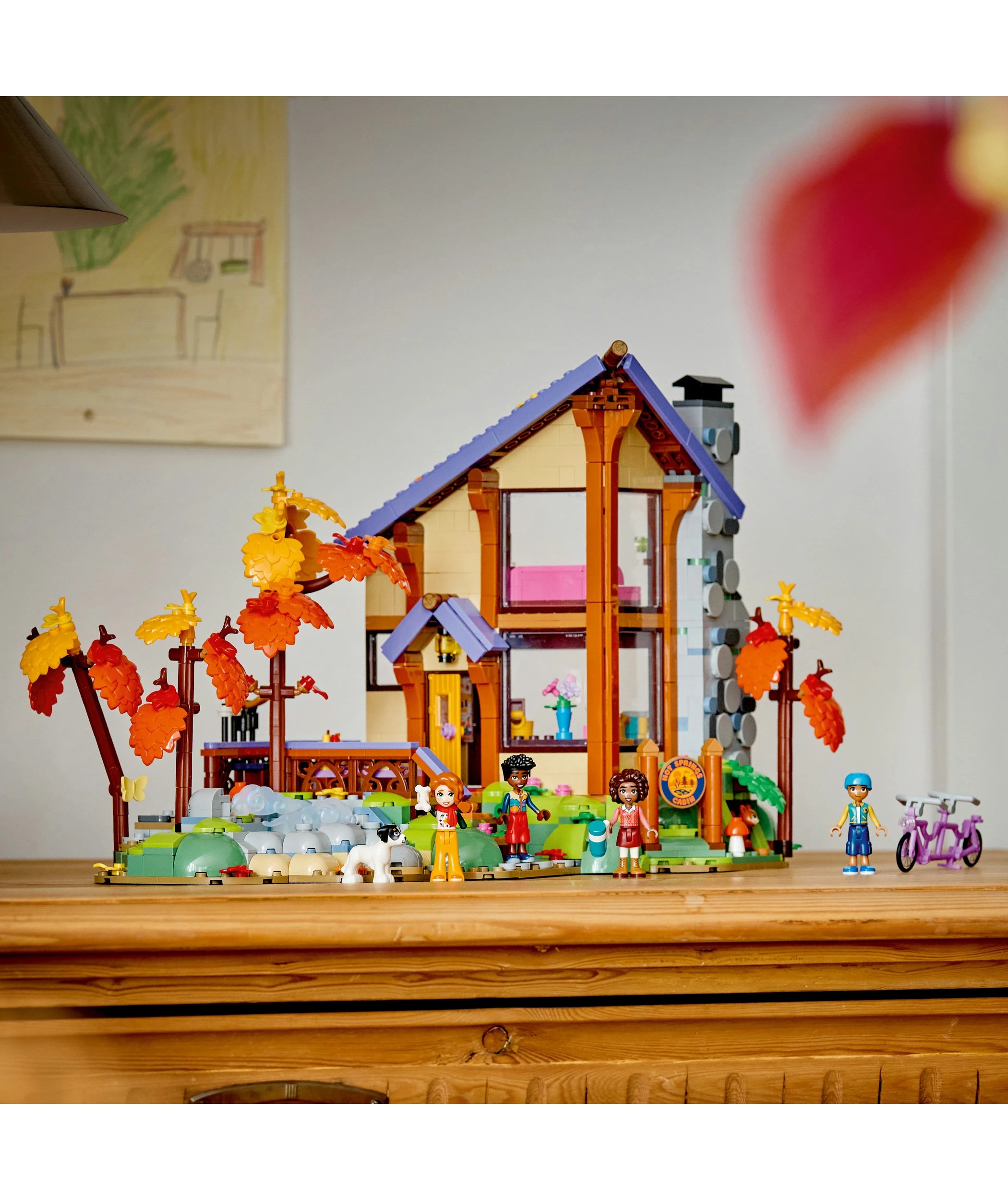 8 LEGO Friends Cosy Autumn Forest Cabin 42705, 8 of 9
