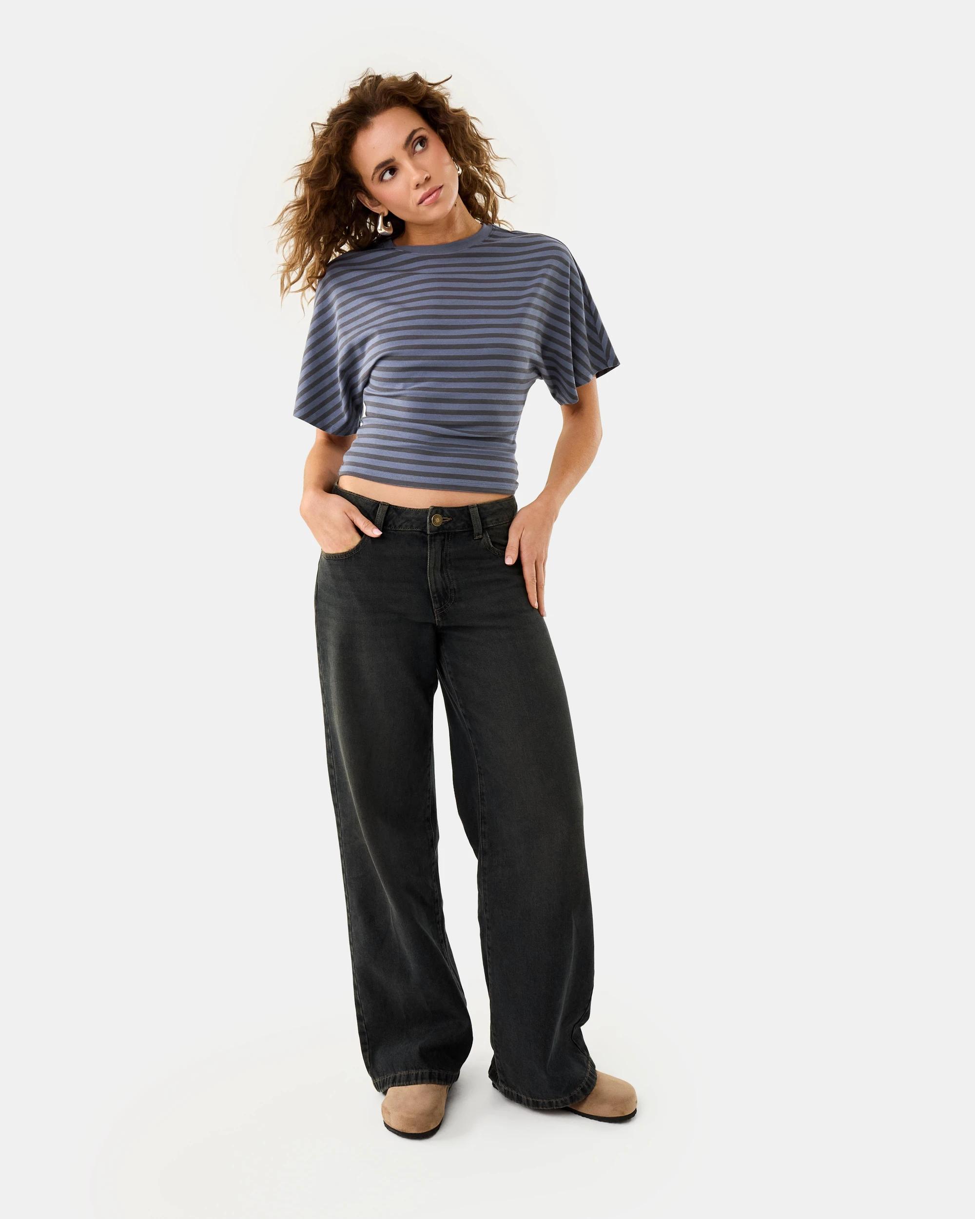 2 Short Sleeve Fitted Top Wldwindstp, 2 of 10