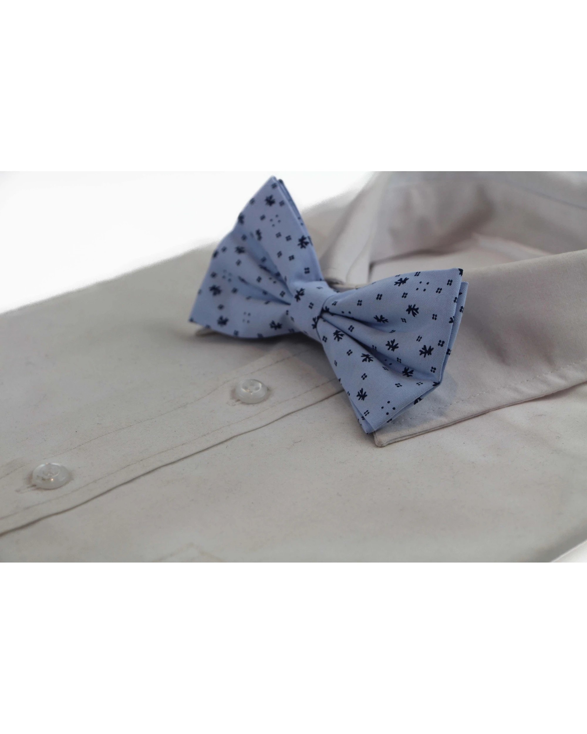 1 Zasel Mens Light Blue Preppy Leaf & Dots Patterned Cotton Bow Tie, 1 of 2