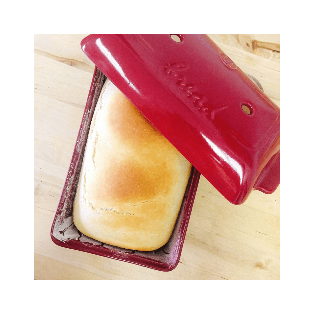 3 Emile Henry 24cm Ceramic Bread Loaf Baker Dish W/ Lid Tray Rectangle Burgundy
 - Burgundy, 3 of 4