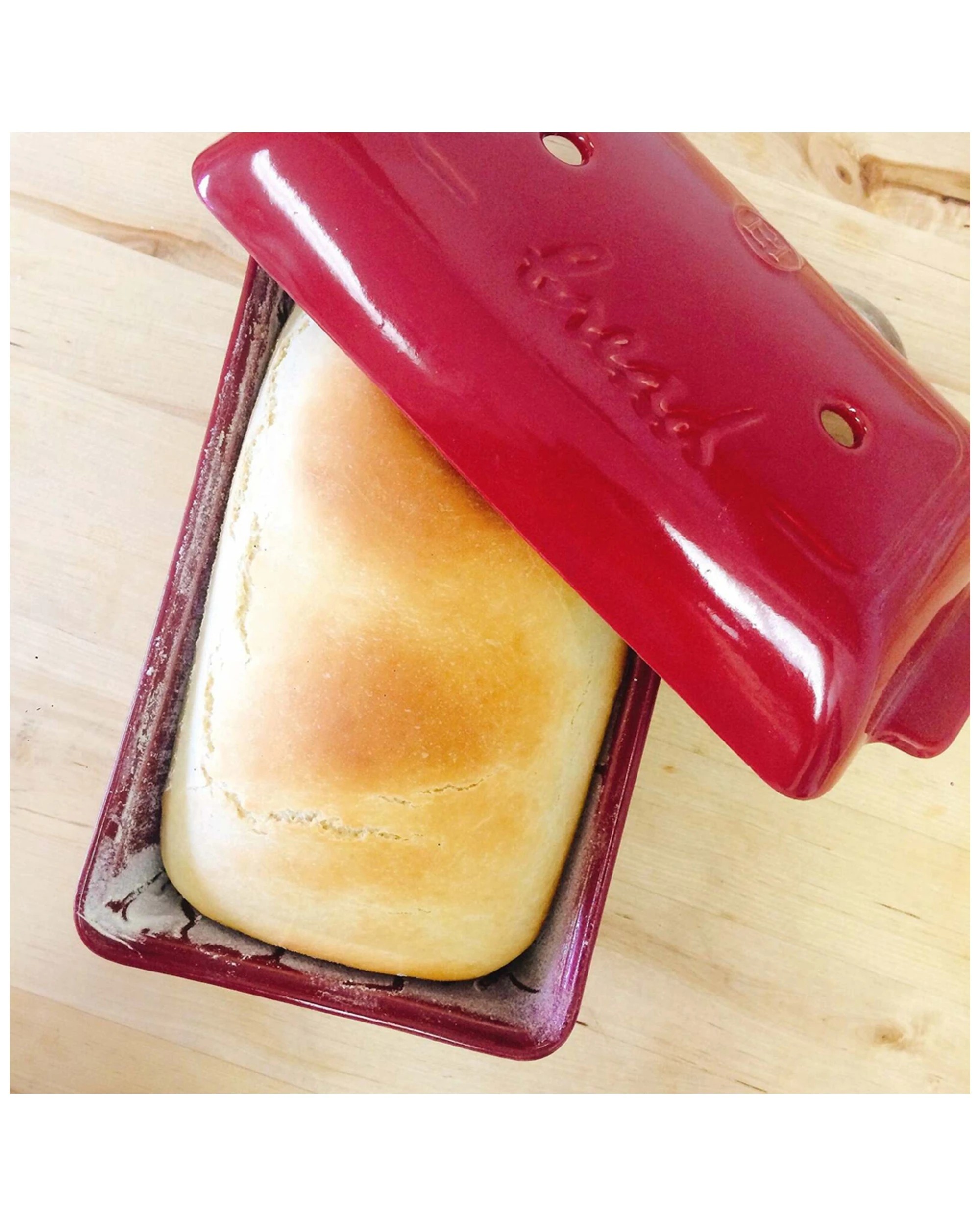 3 Emile Henry 24cm Ceramic Bread Loaf Baker Dish W/ Lid Tray Rectangle Burgundy
 - Burgundy, 3 of 4