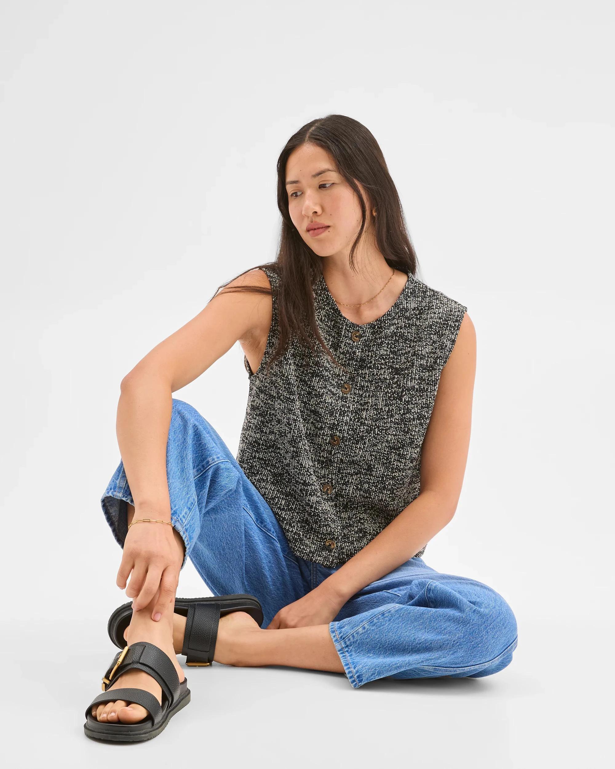 1 Target Woman Sleeveless Button Through Front Vest BLACK/WHITE MARLE, 1 of 5