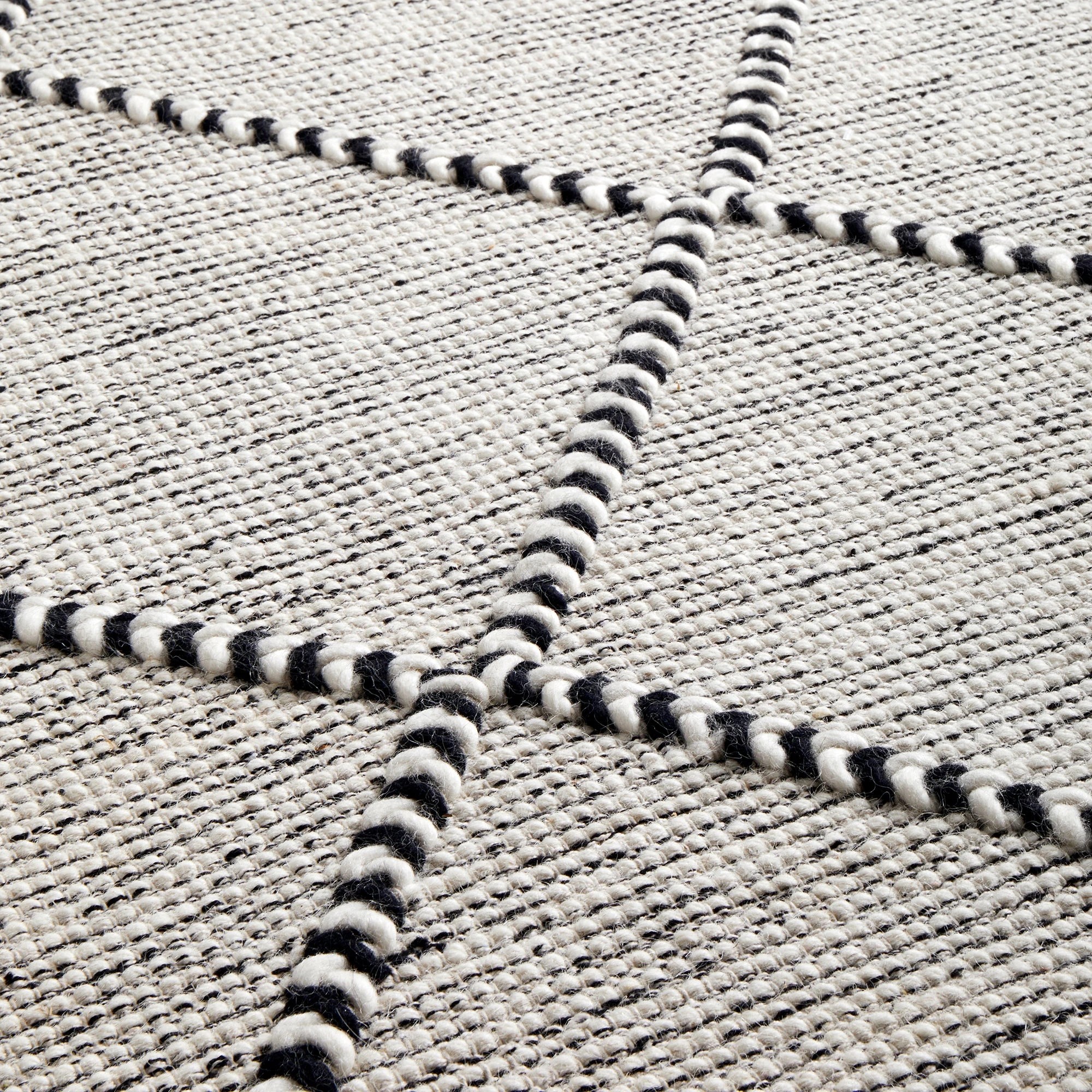 4 Common Ground Rugs Chateau 77 320x230cm - Grey, 4 of 9