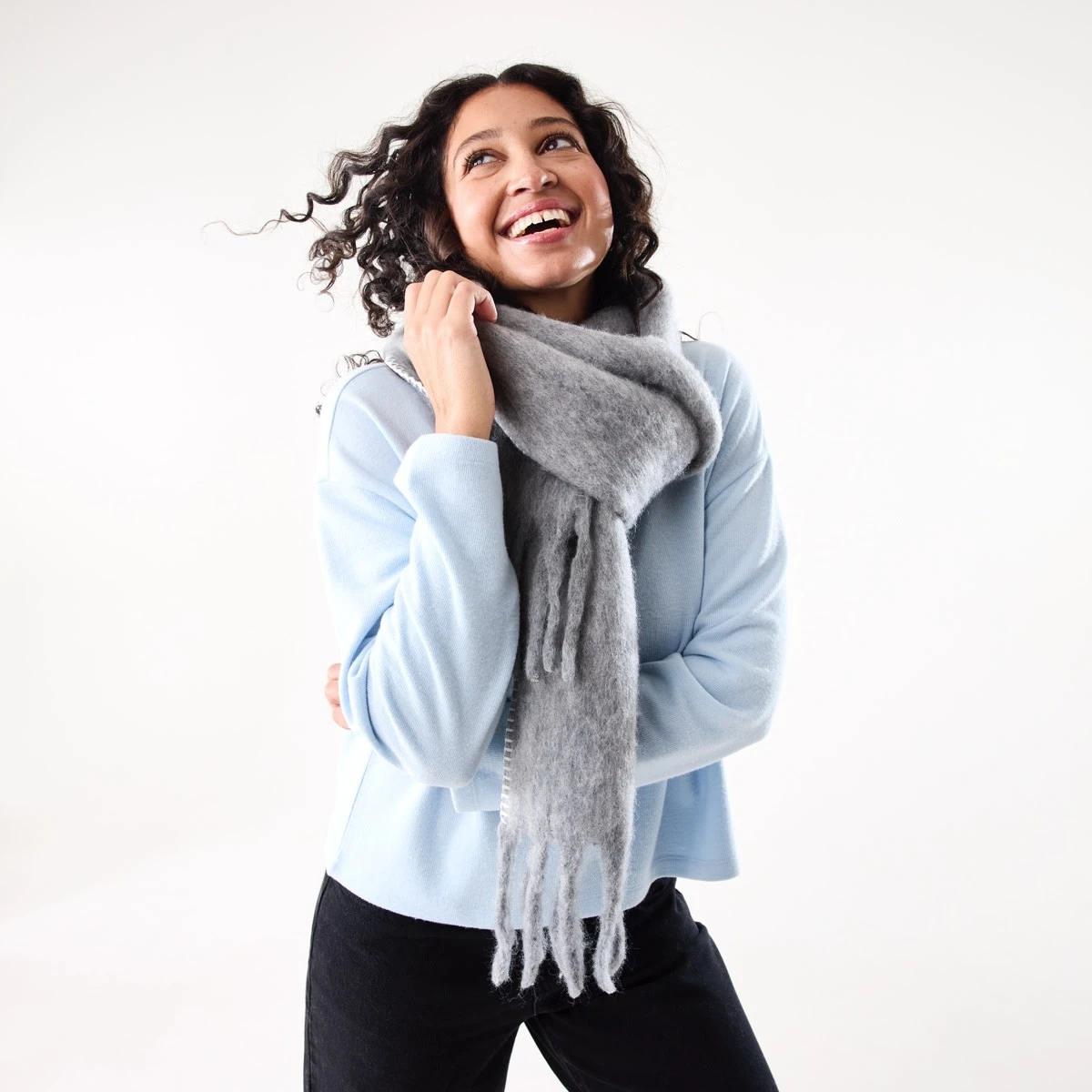 8 Long Sleeve Brushed Seam Detail Top Blu Skyway, 8 of 8