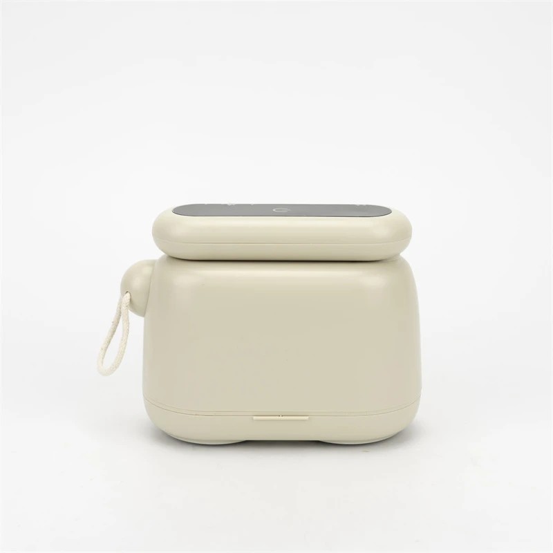 4 Rechargeable Dual Fabric Shaver, 4 of 10