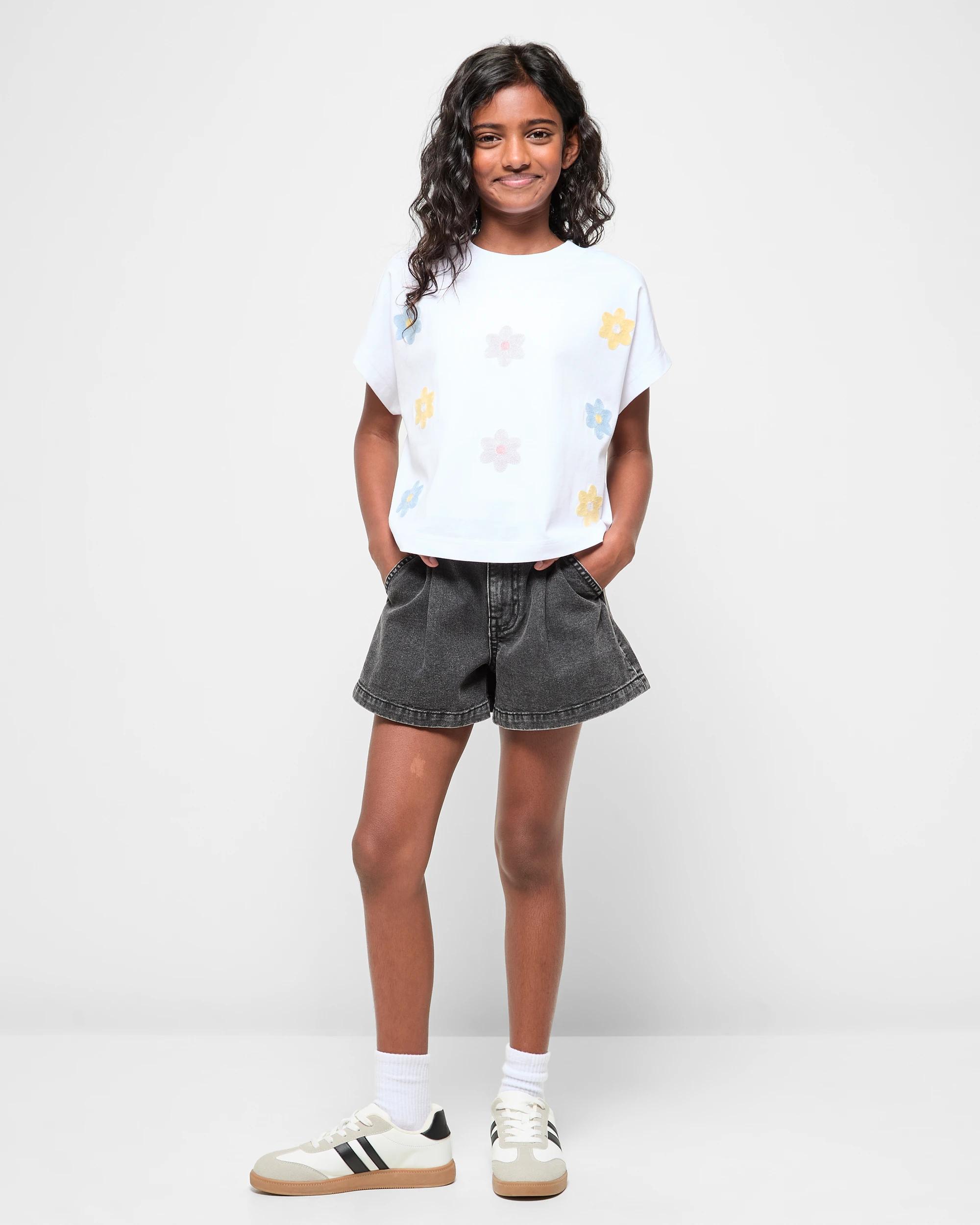 2 Target Australian Cotton Extended Shoulder Applique T-shirt WHITE FLOWER, 2 of 5