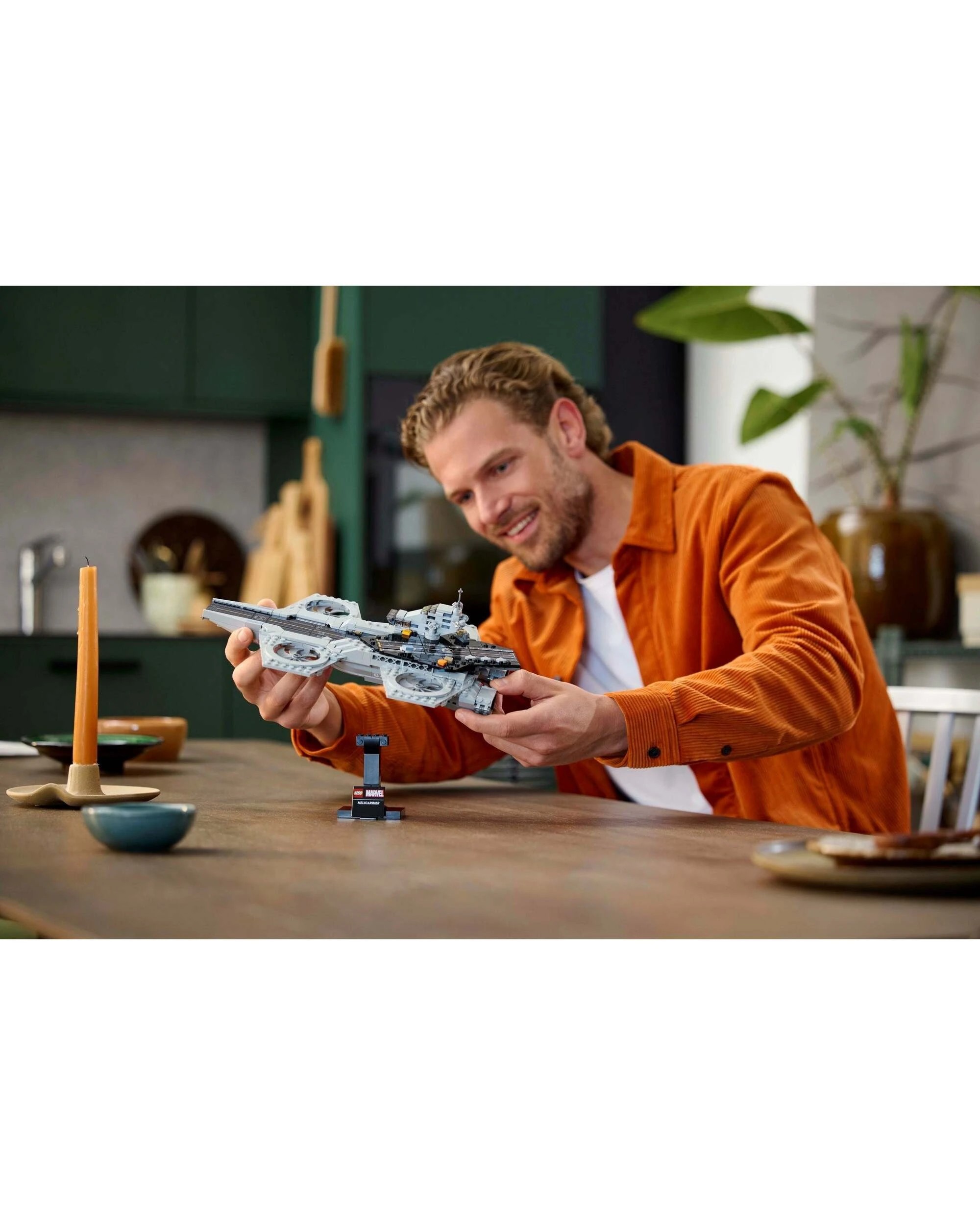 3 LEGO Marvel The Avengers Helicarrier 76295, 3 of 5
